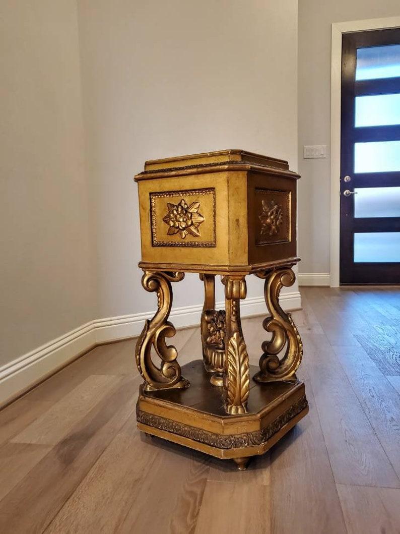 19th Century Rococo Baroque Gilt Pedestal Stand For Sale 3