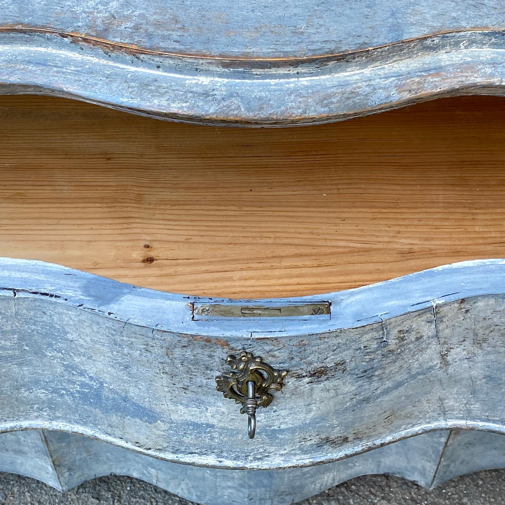 19th Century Rococo Blue Painted Chest of 3 Drawers, Sweden For Sale 8