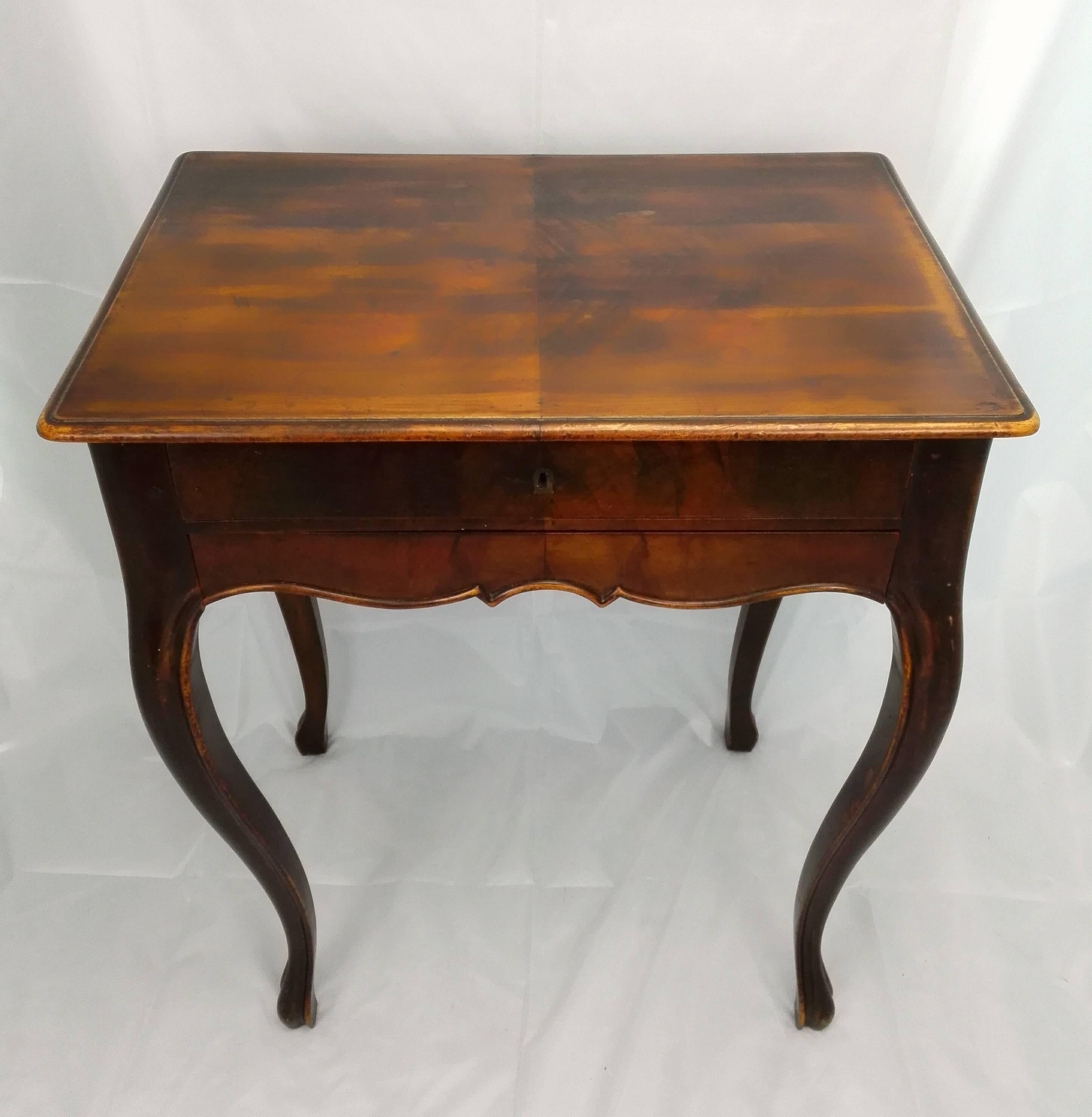 English 19th Century Rococo Mahogany Curved Legs Side End Table Good Original Condition For Sale