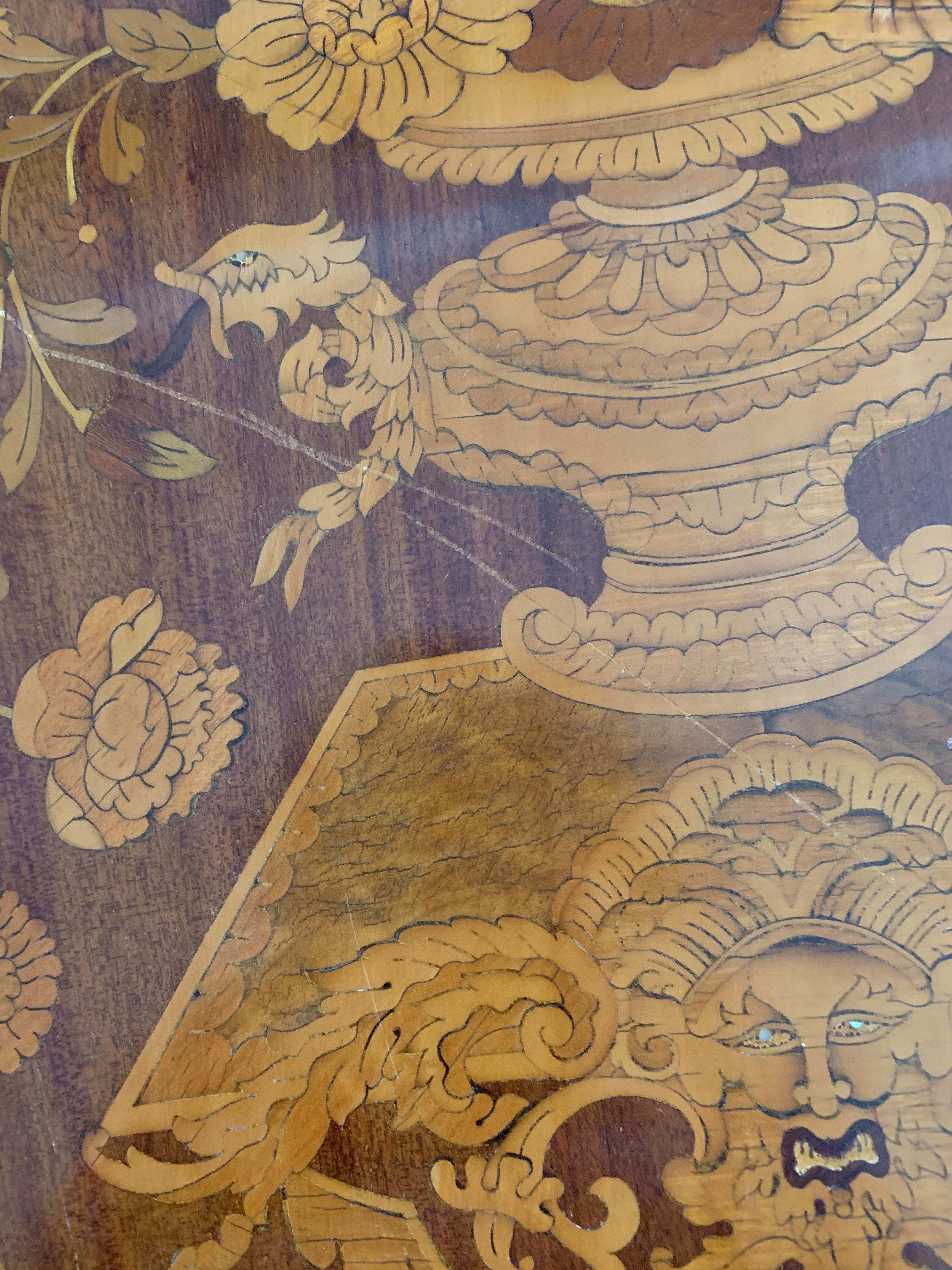 19th Century Rococo Marquetry Round Pedestal Table In Good Condition In Hopewell, NJ