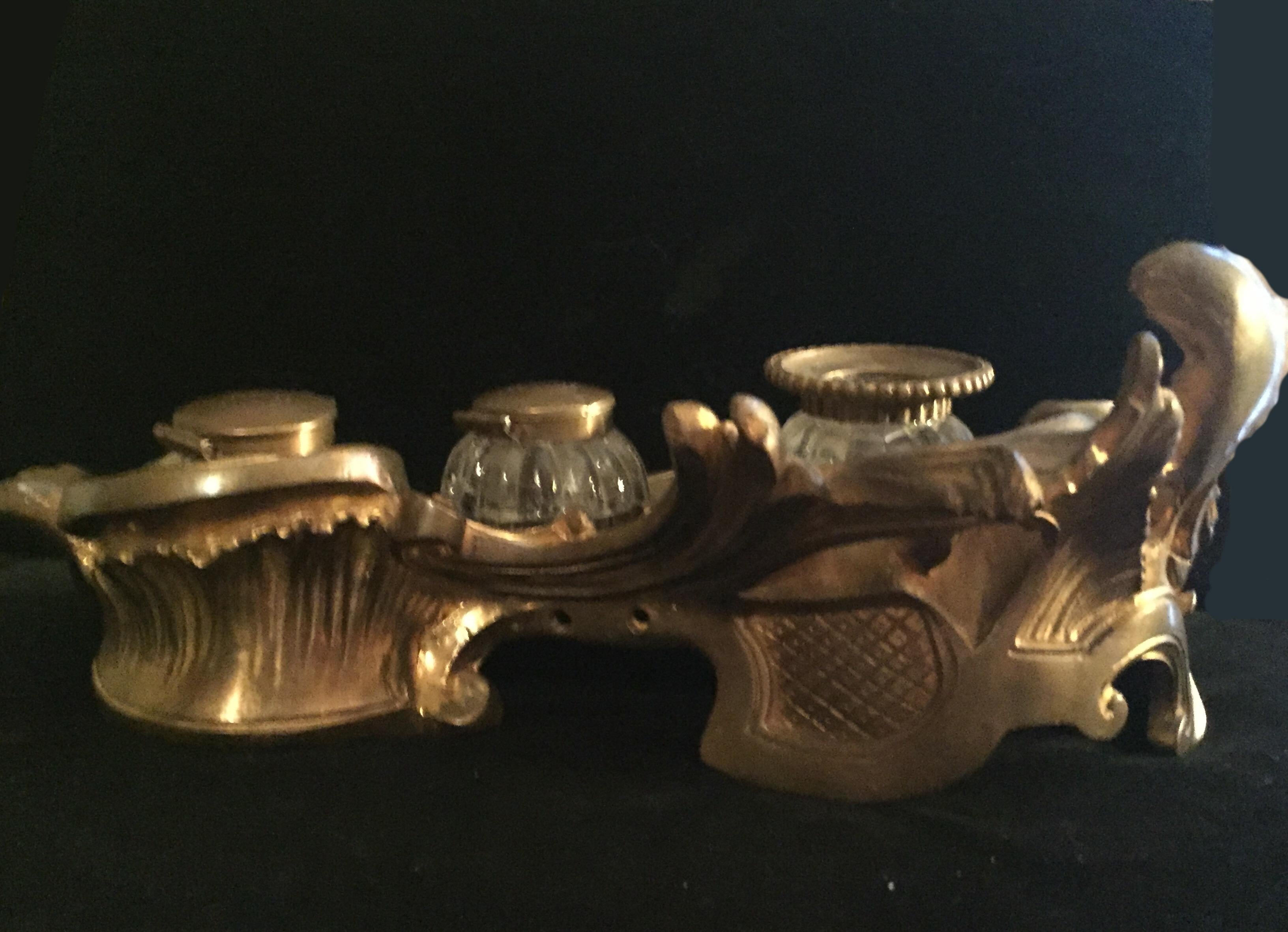 19th Century Rococo Style French Bronze Ormolu Desk Double Inkwell Encrier In Good Condition In Vero Beach, FL