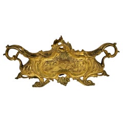 Jardinera o centro de mesa de bronce dorado estilo rococó del siglo XIX