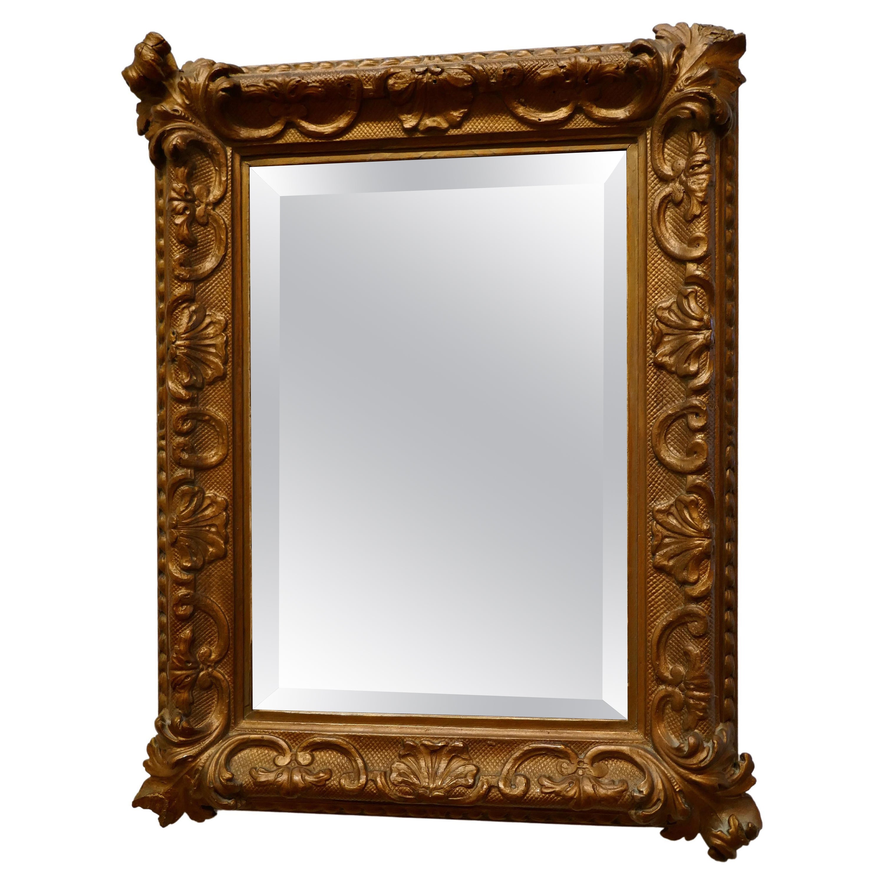 Specchio da parete in legno dorato in stile rococò del XIX secolo
