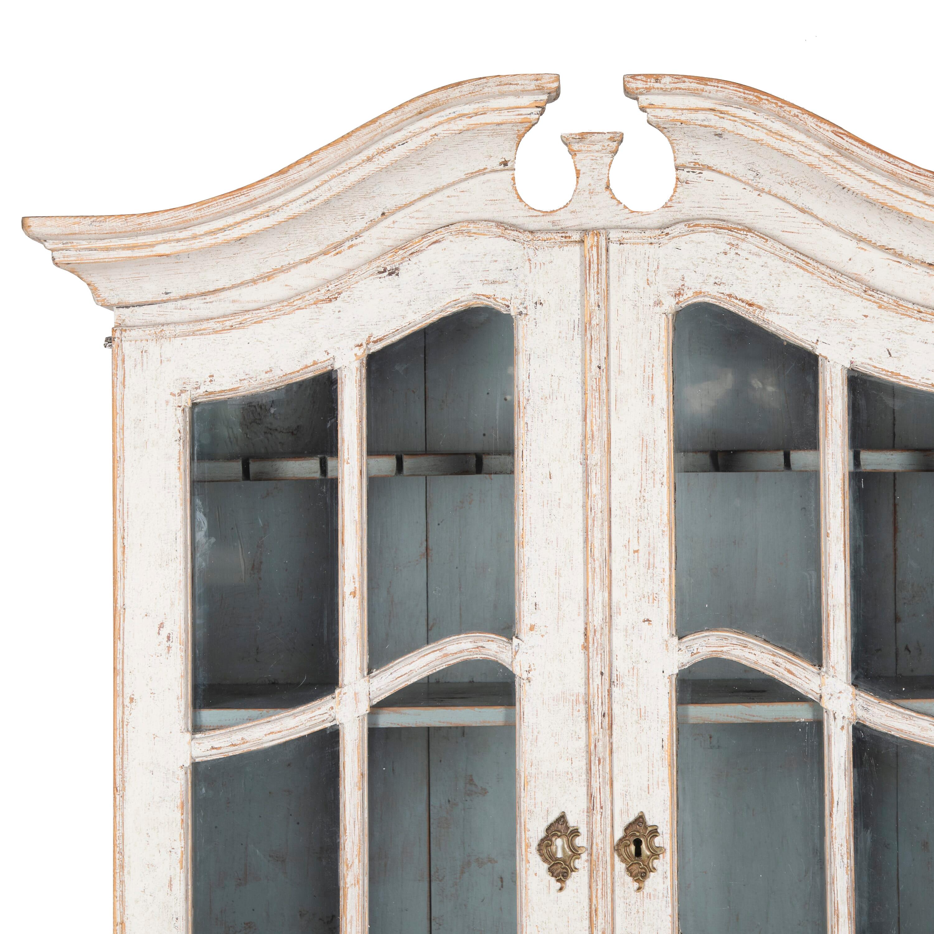 19th Century Rococo Style Glazed Cabinet For Sale 4