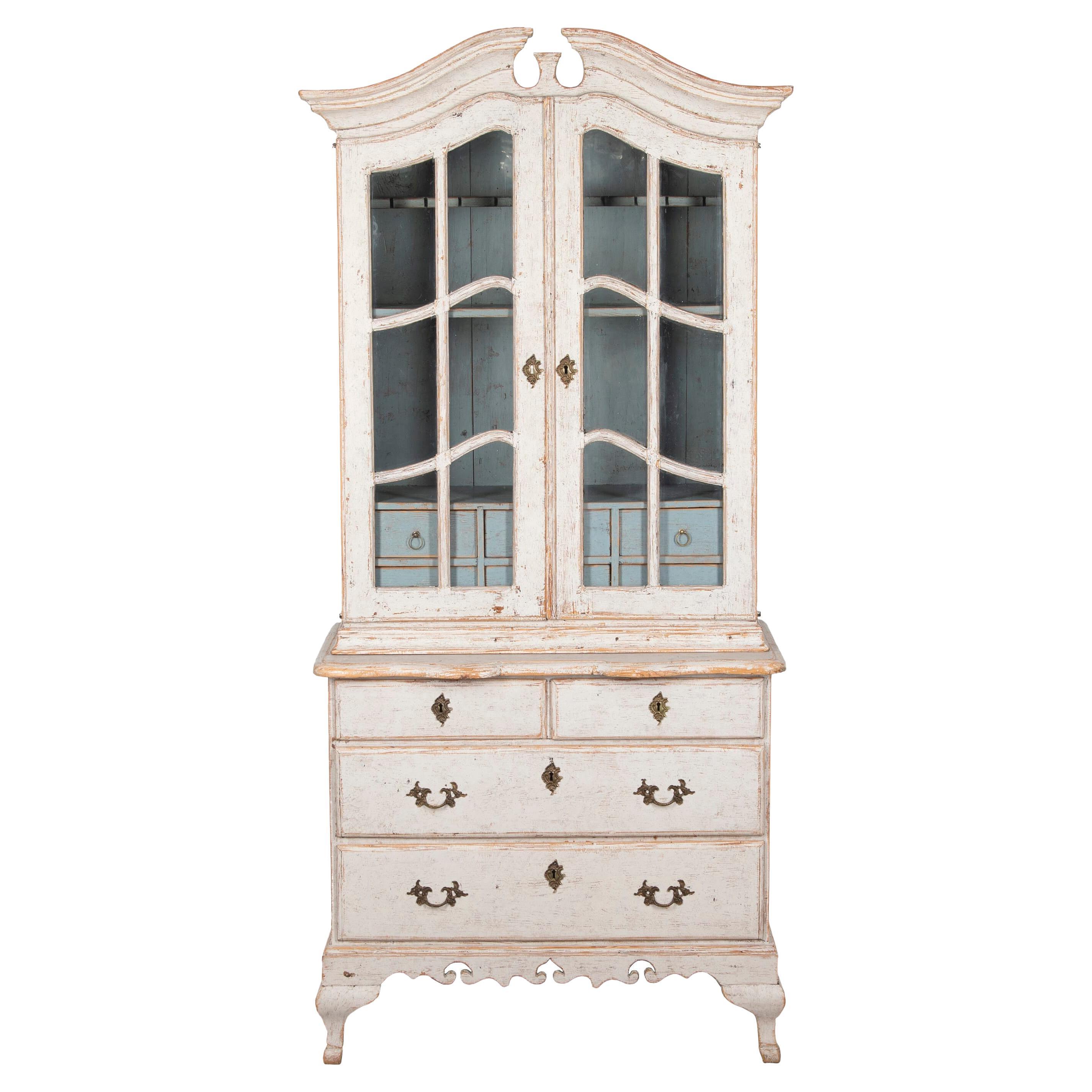 Meuble de rangement émaillé de style rococo du 19ème siècle