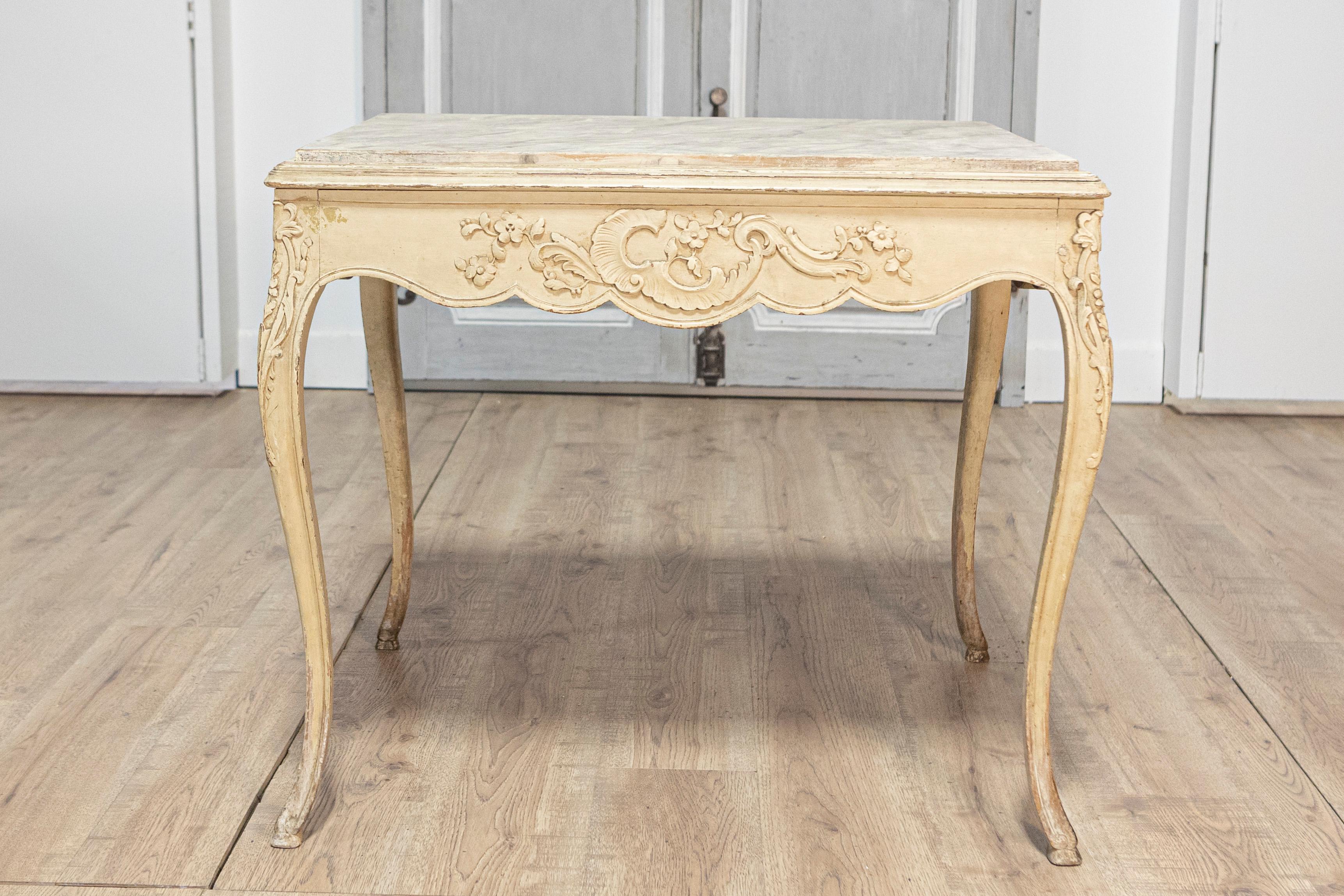 Tisch im Rokoko-Stil des 19. Jahrhunderts, um 1890 im Angebot 1