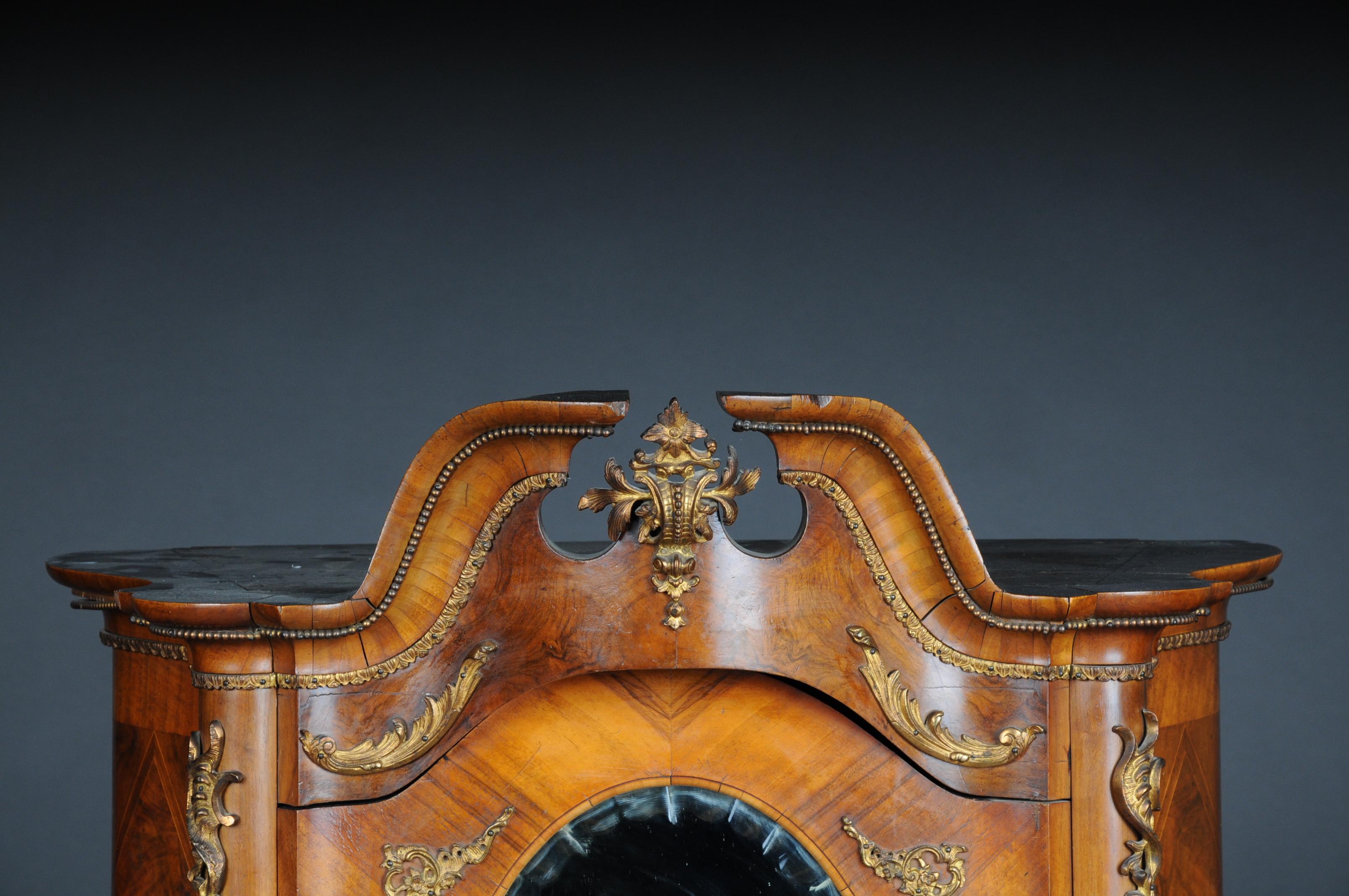 19th Century Rococo Top Cabinet Walnut Root, Germany In Good Condition For Sale In Berlin, DE