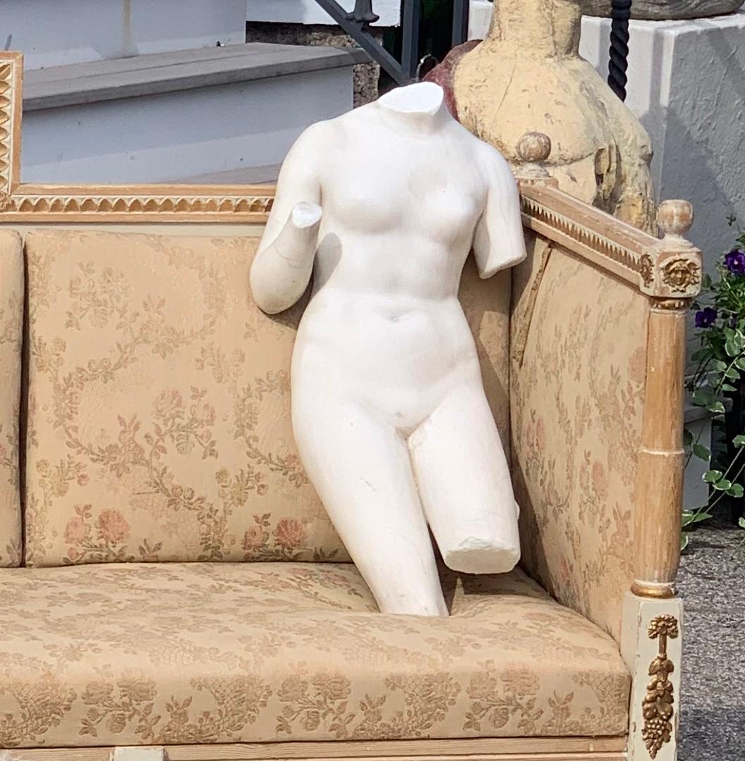 Classical Roman carved marble sculpture of a Venus Torso. 19th century in statuario marble. Beautifully contraposto position. Could be mounted to stand.

  