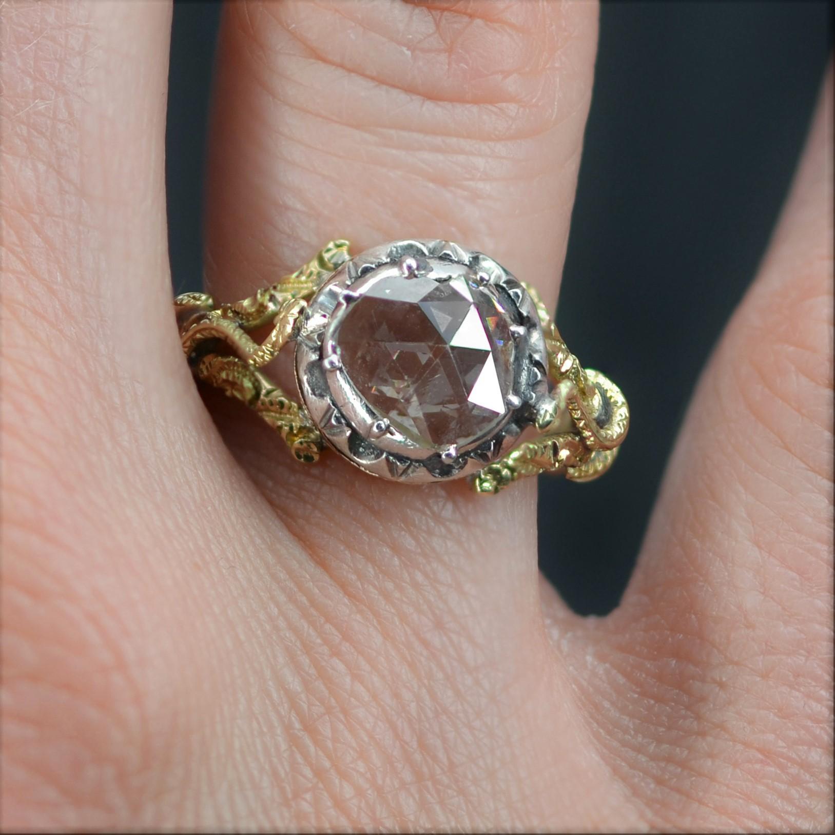 Bague solitaire en or jaune 18 carats avec diamants taille rose du XIXe sicle en vente 2