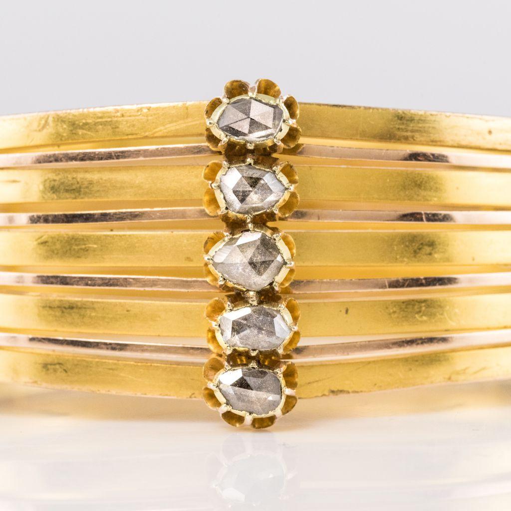Bracelet jonc en or jaune mat et diamants taille rose du XIXe sicle en vente 9