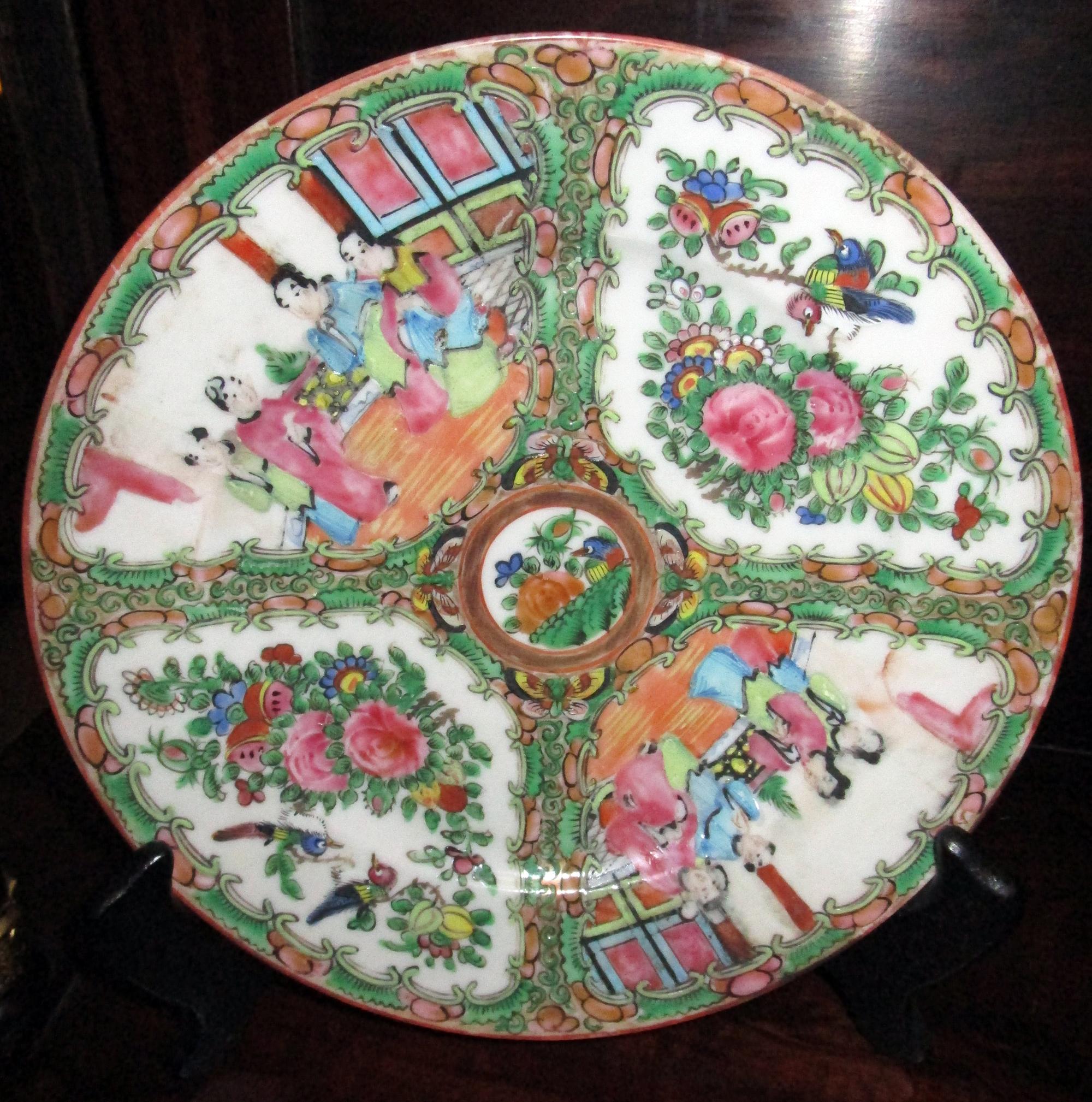Painted 19th century Rose Medallion Chinese Export Plate Set of Four
