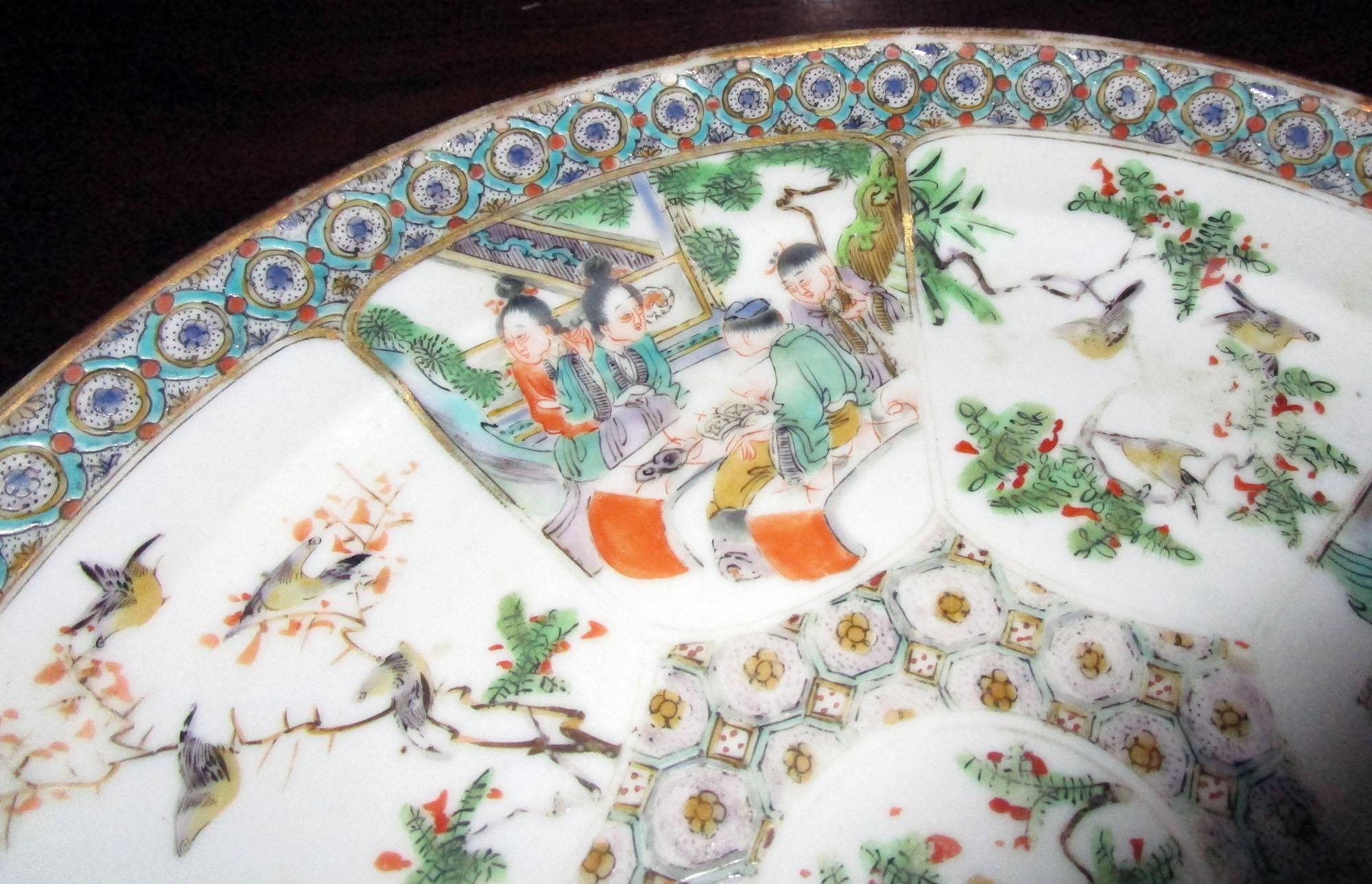 19th century Rose Medallion Chinese Export Plate Set of Two In Good Condition In Savannah, GA