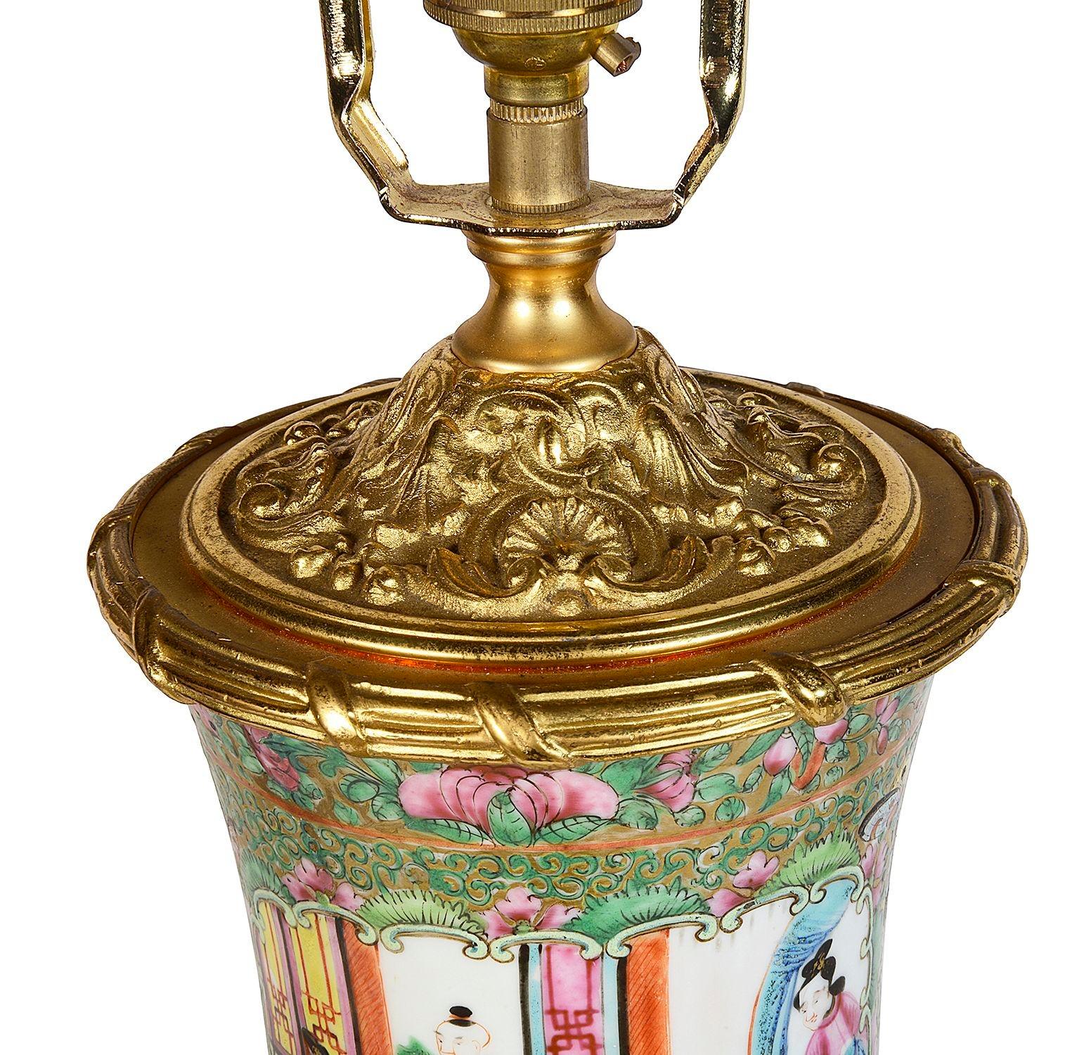 Lámpara de medallón rosa del siglo XIX. Exportación china en venta