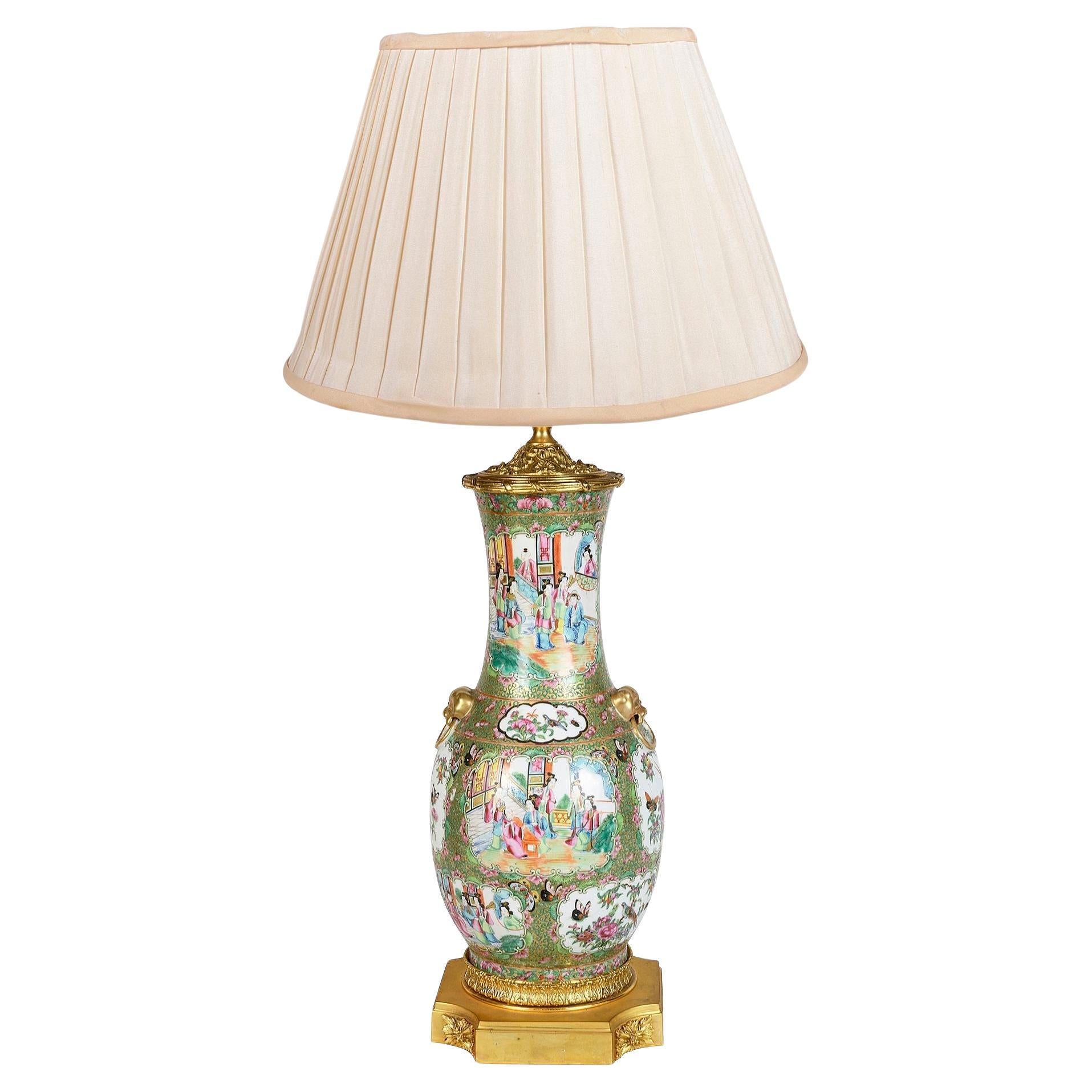 Lampe à médaillon en forme de rose du 19e siècle. en vente