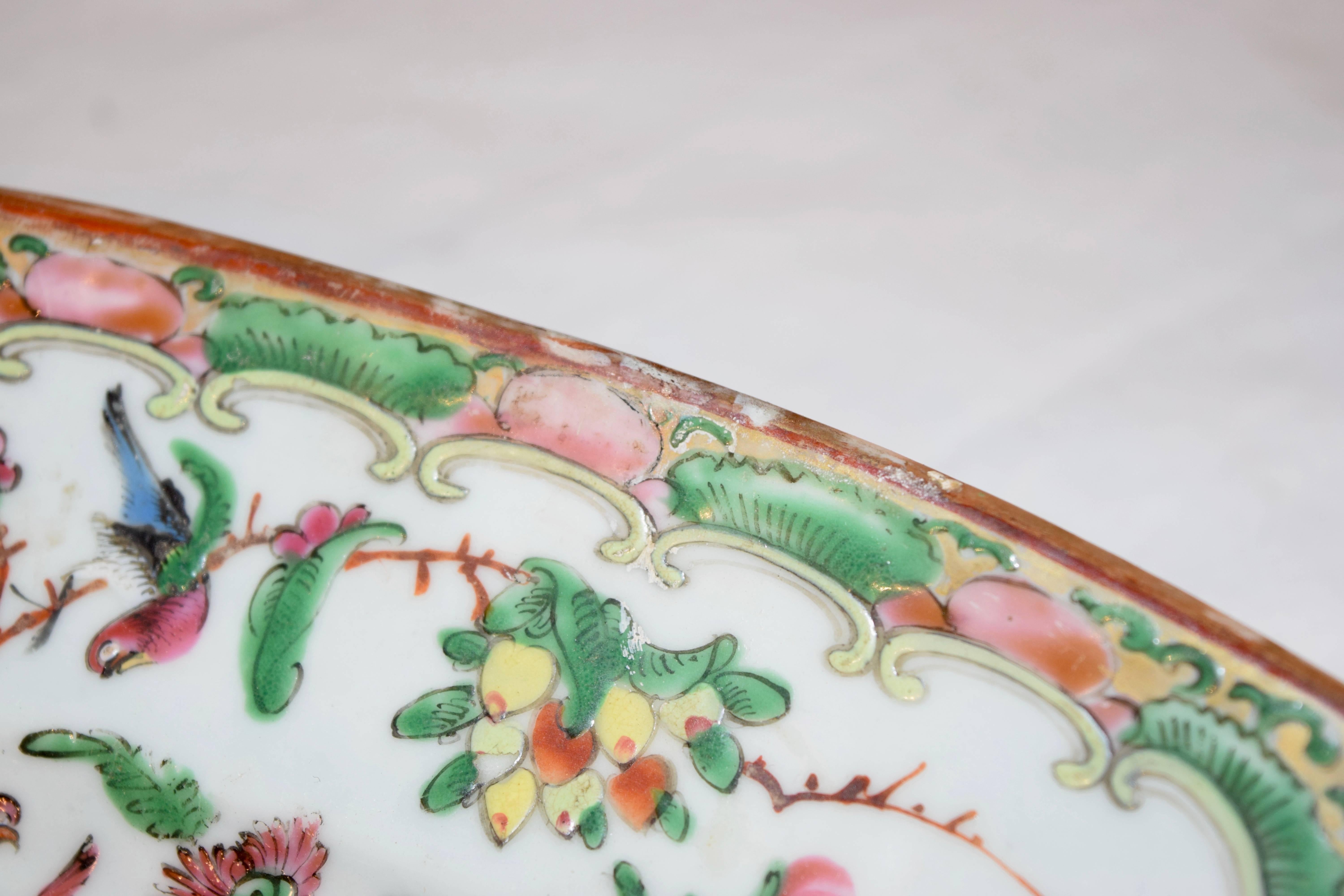 Hand-Painted 19th Century Rose Medallion Platter For Sale