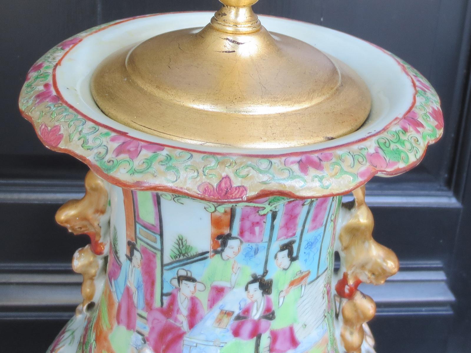 19th Century Rose Medallion Porcelain Lamp, Giltwood Base 1