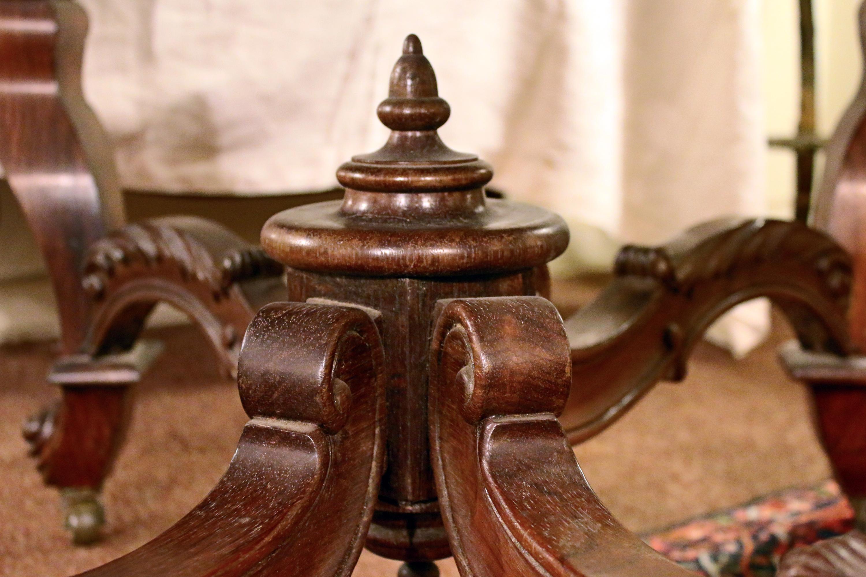 Biseauté Table centrale en bois de rose du 19ème siècle attribuée à Joseph Meeks en vente