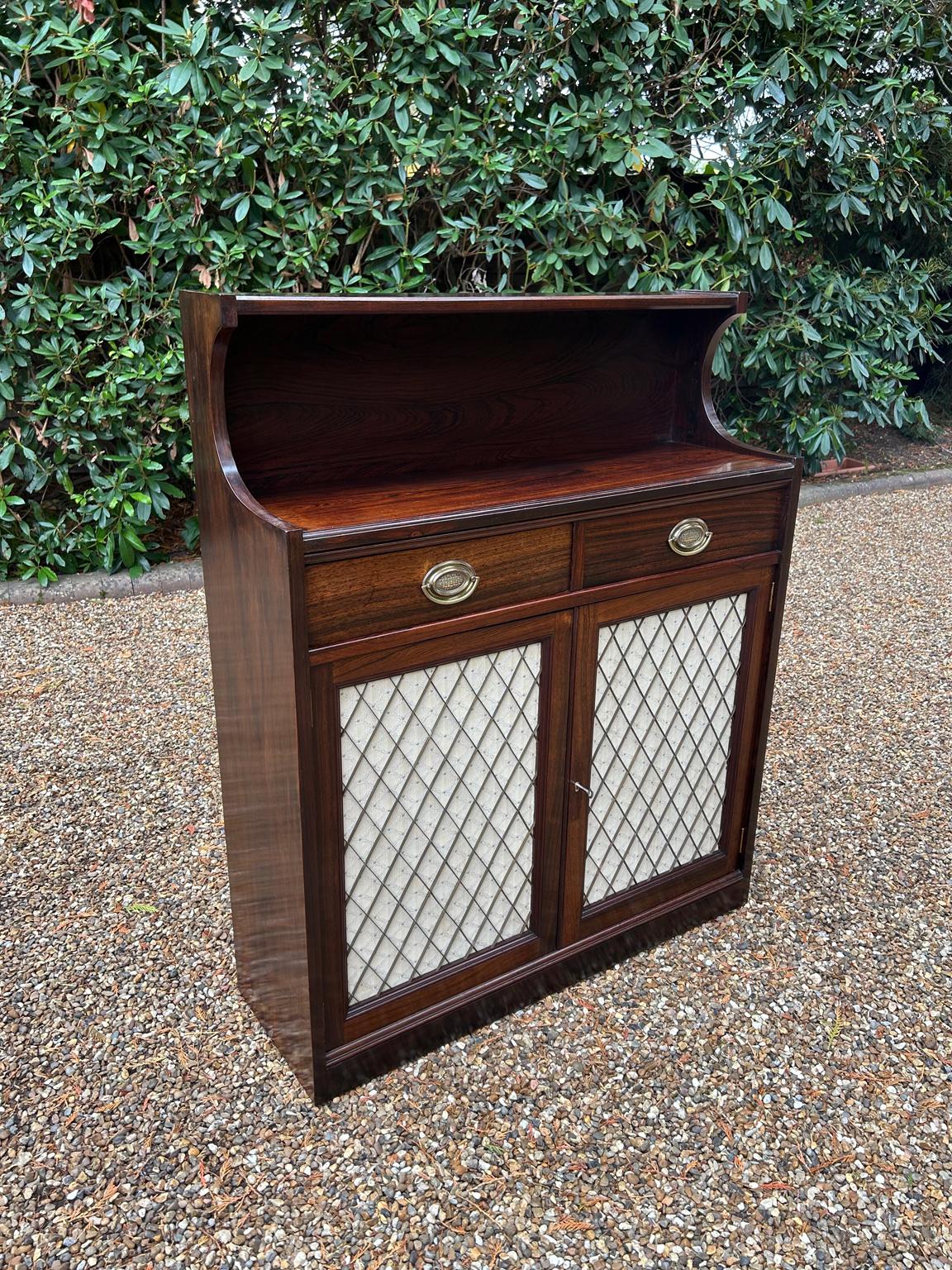 Britannico Chiffoniere in palissandro del XIX secolo in vendita