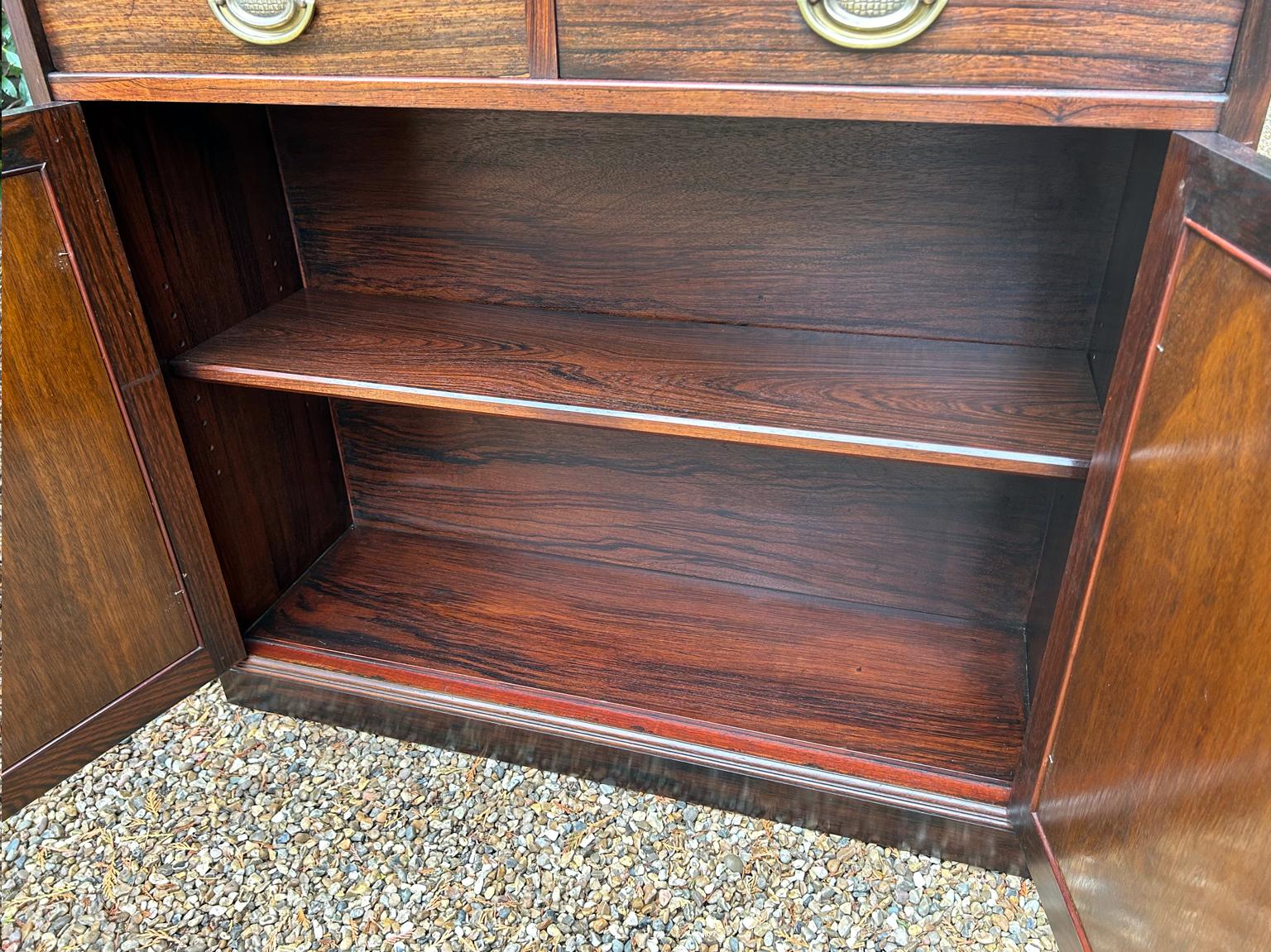 Chiffoniere in palissandro del XIX secolo in vendita 2