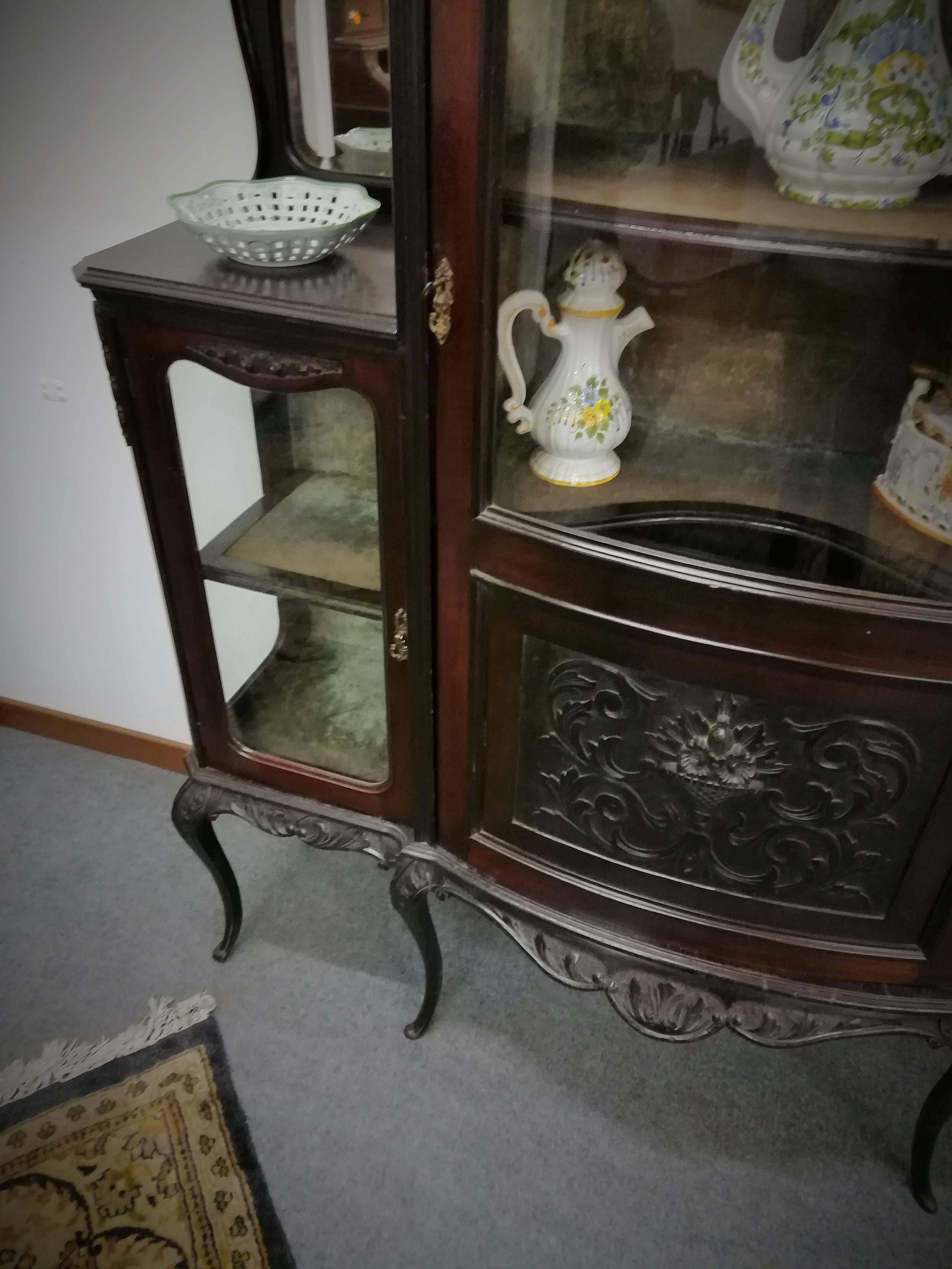 Mid-19th Century 19th Century Rosewood English Vetrin For Sale