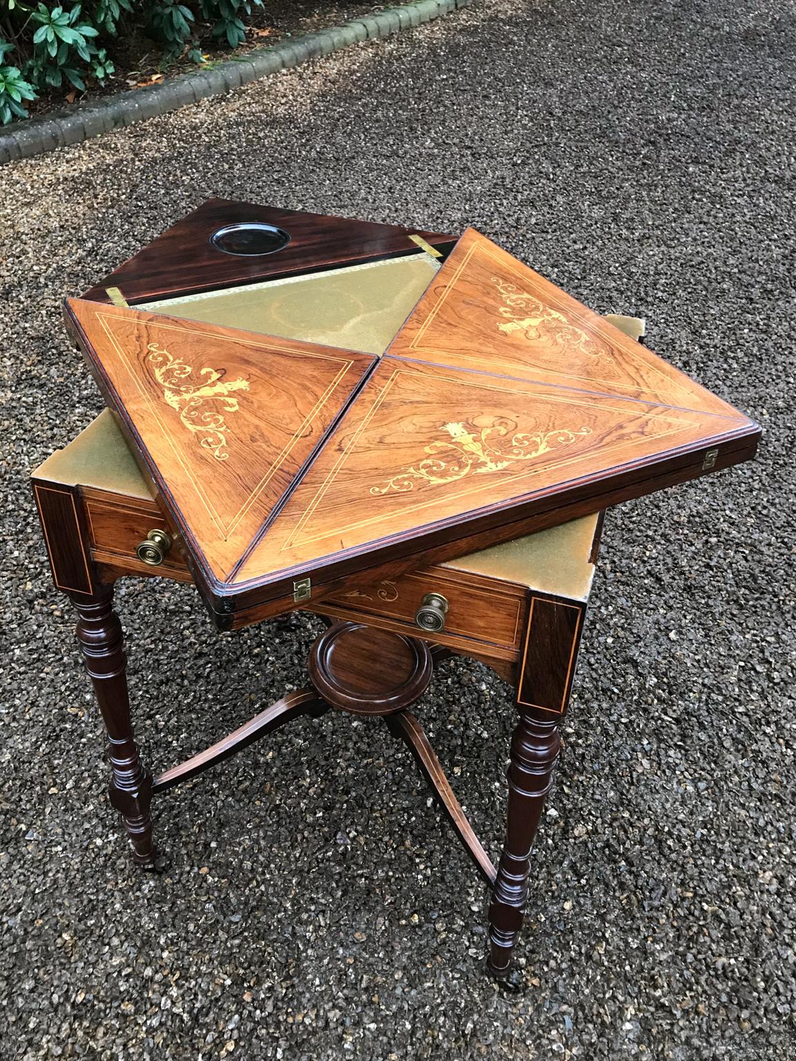 19th Century Rosewood Envelope Card Table (Britisch)