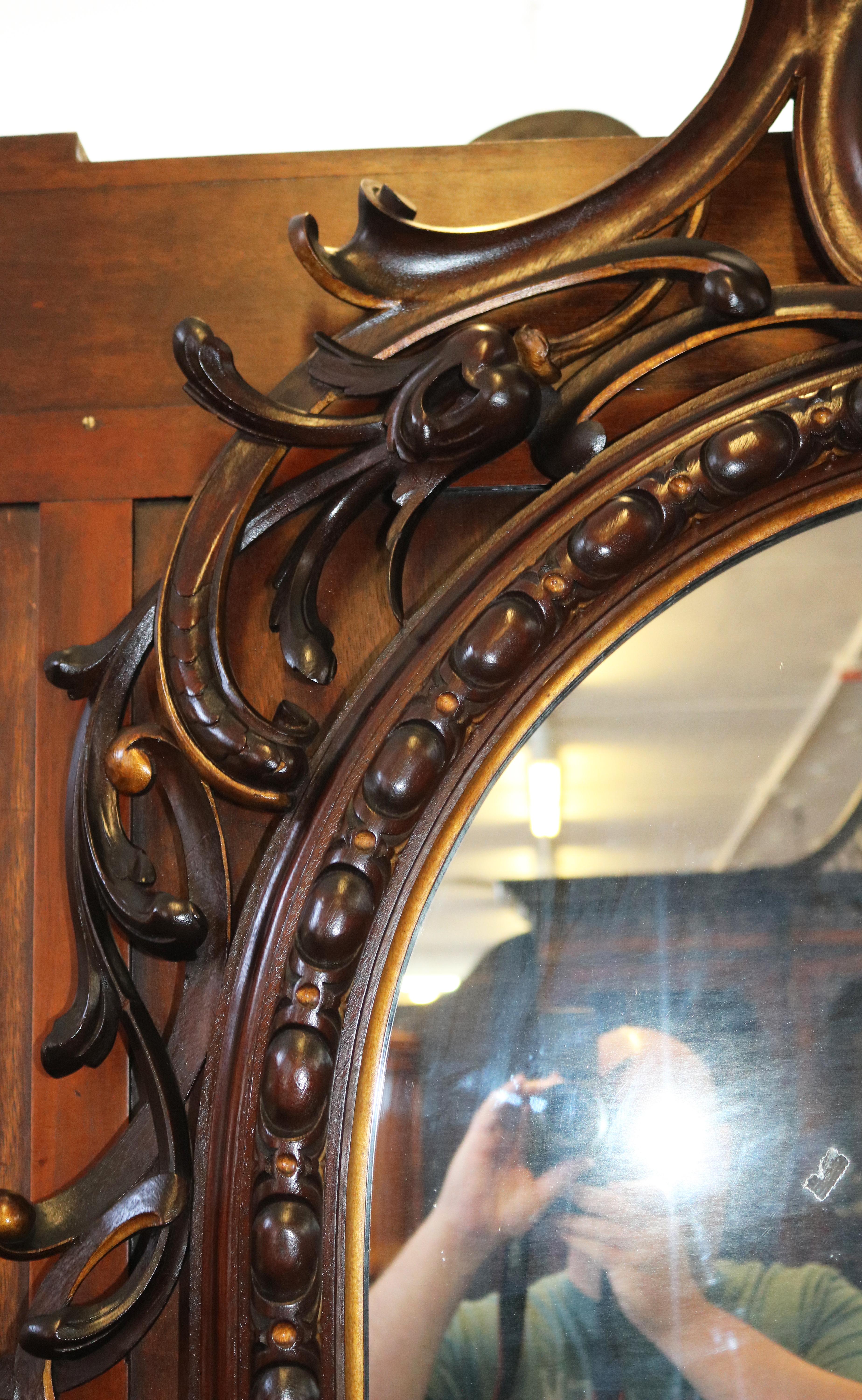 Miroir de pilier figuratif en bois de rose du 19ème siècle attribué à Mitchell & Rammelsberg en vente 4