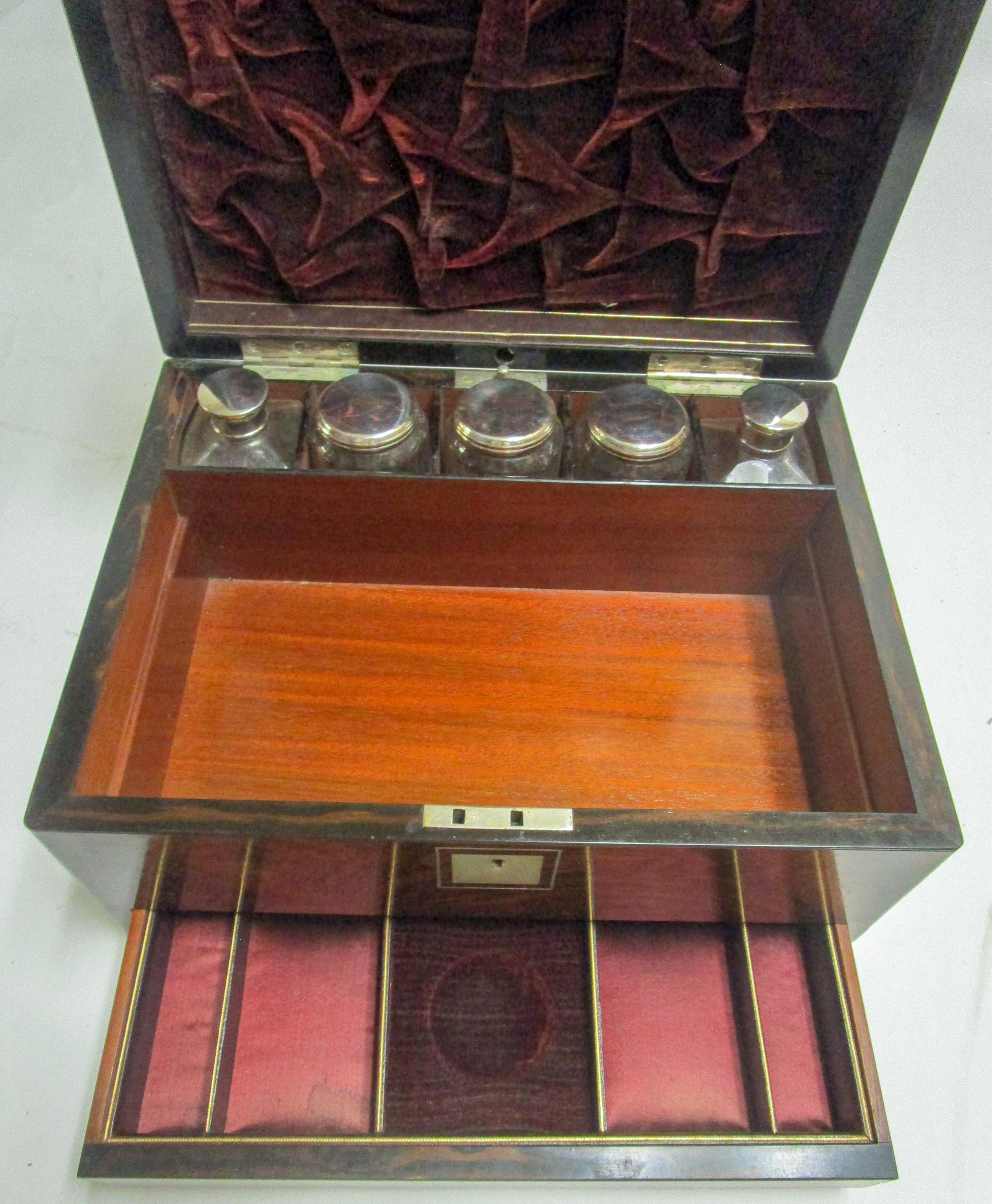 Rosewood Gentleman's Military Campaign Vanity Box with Secret Drawer In Good Condition For Sale In Savannah, GA