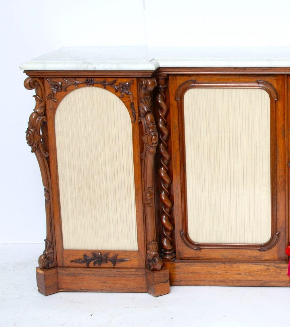 Credenza in stile vittoriano con piano in marmo del XIX secolo In condizioni buone in vendita a Tarry Town, NY