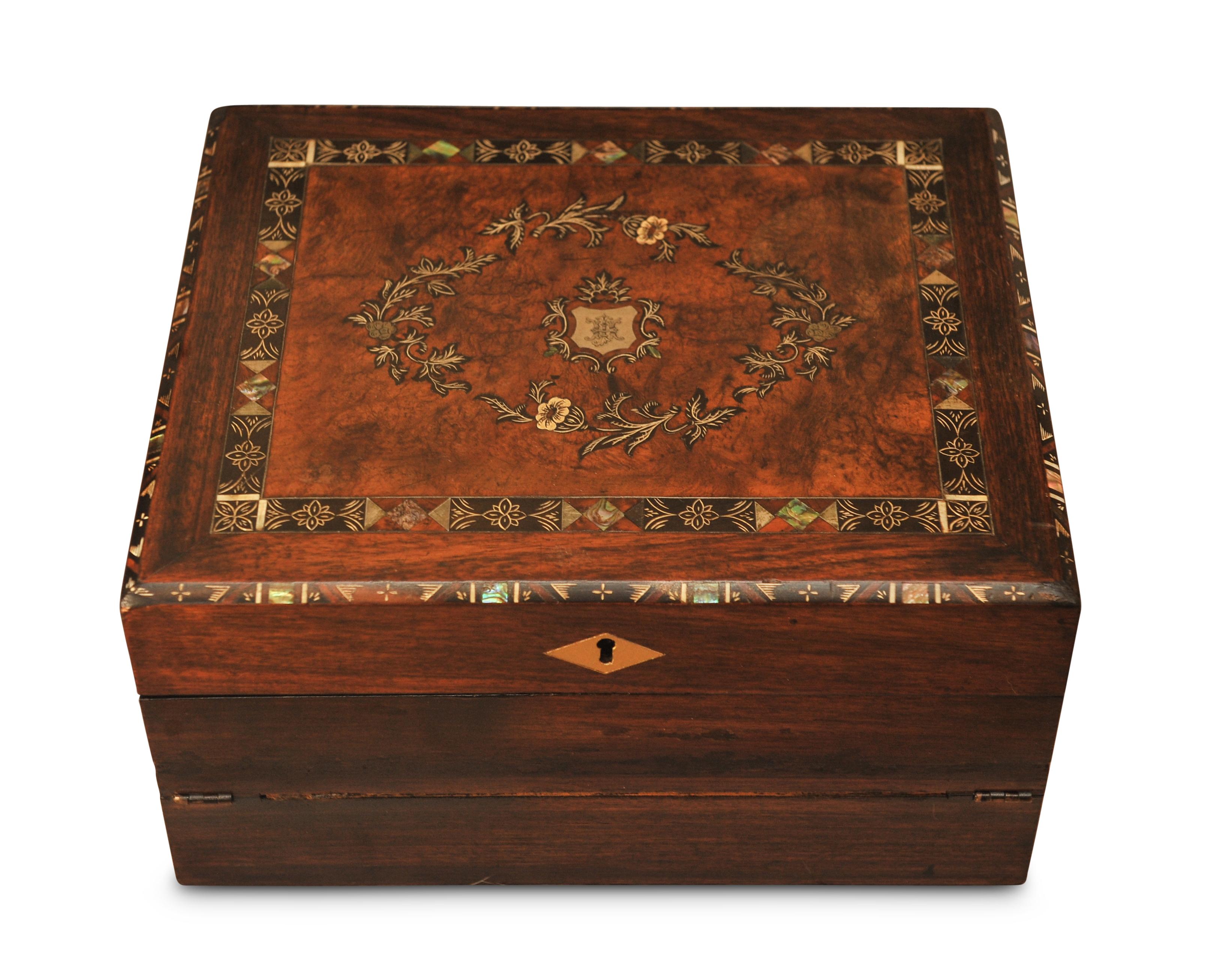 Victorien Pente d'écriture stationnaire du 19ème siècle en bois de rose et incrustation avec intérieur en cuir en vente