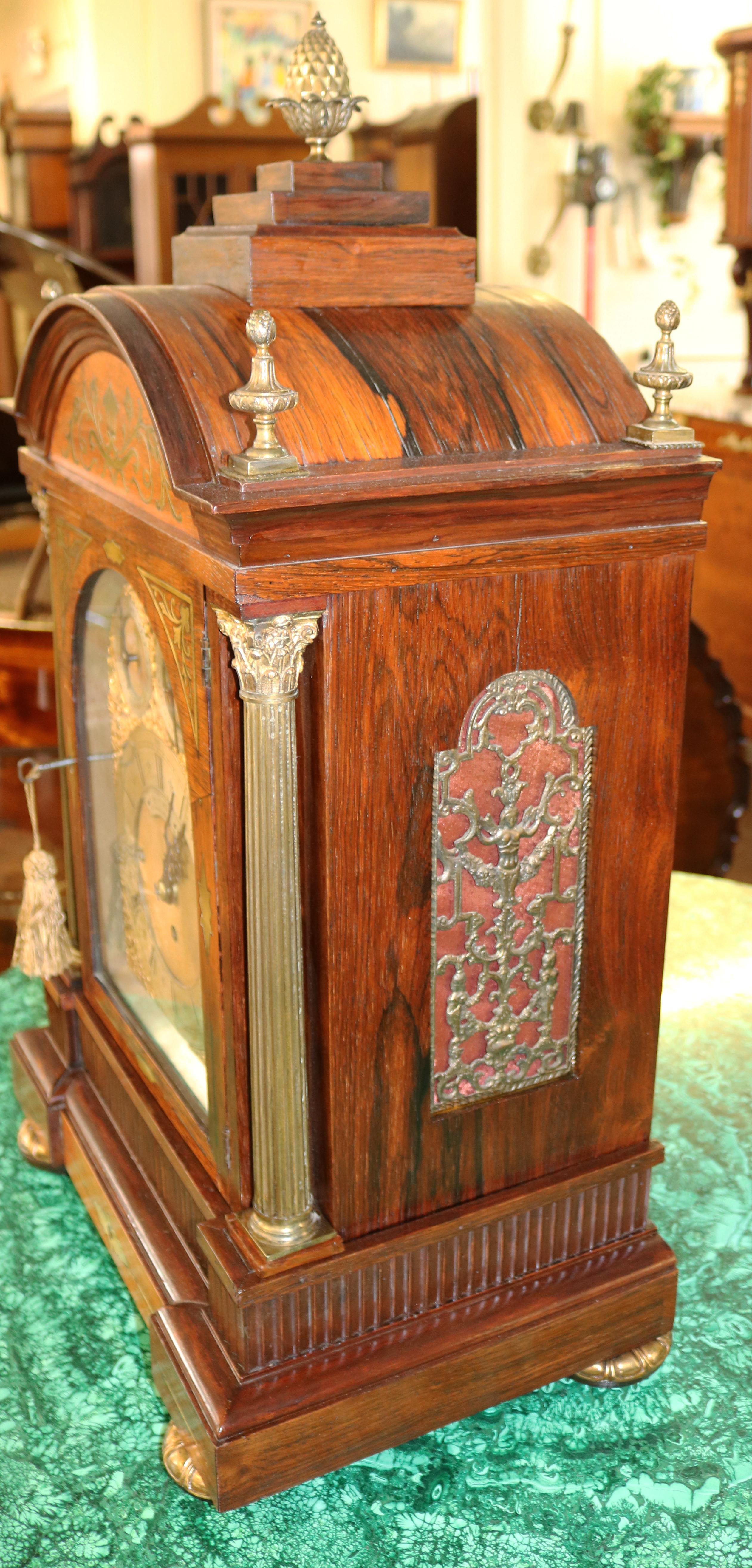 XIXe siècle Pendule de cheminée musicale du 19e siècle en bois de rose par S. Smith & Sons London en vente