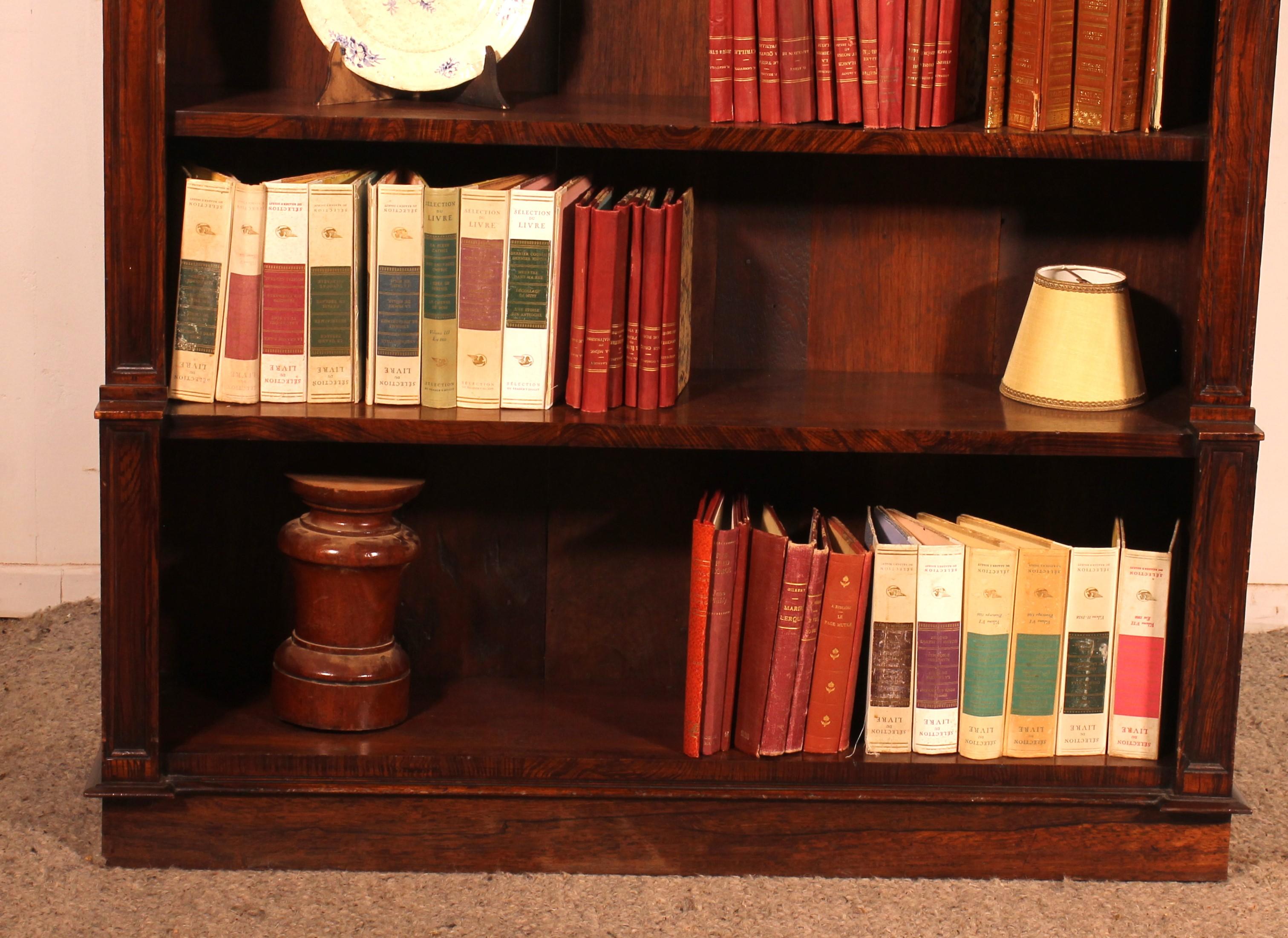Primo vittoriano 19th Century Rosewood Open Bookcase With Breakfront in vendita