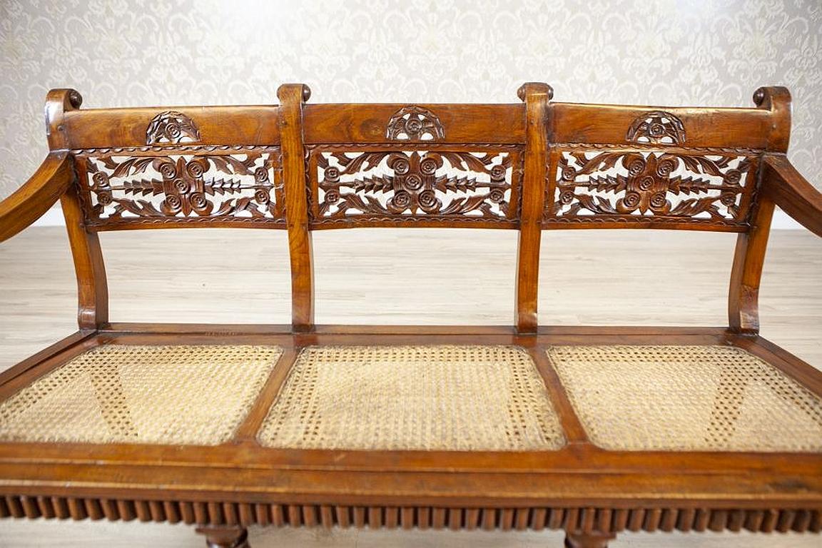 European 19th Century Rosewood Parlor Set with Carved Backrests For Sale