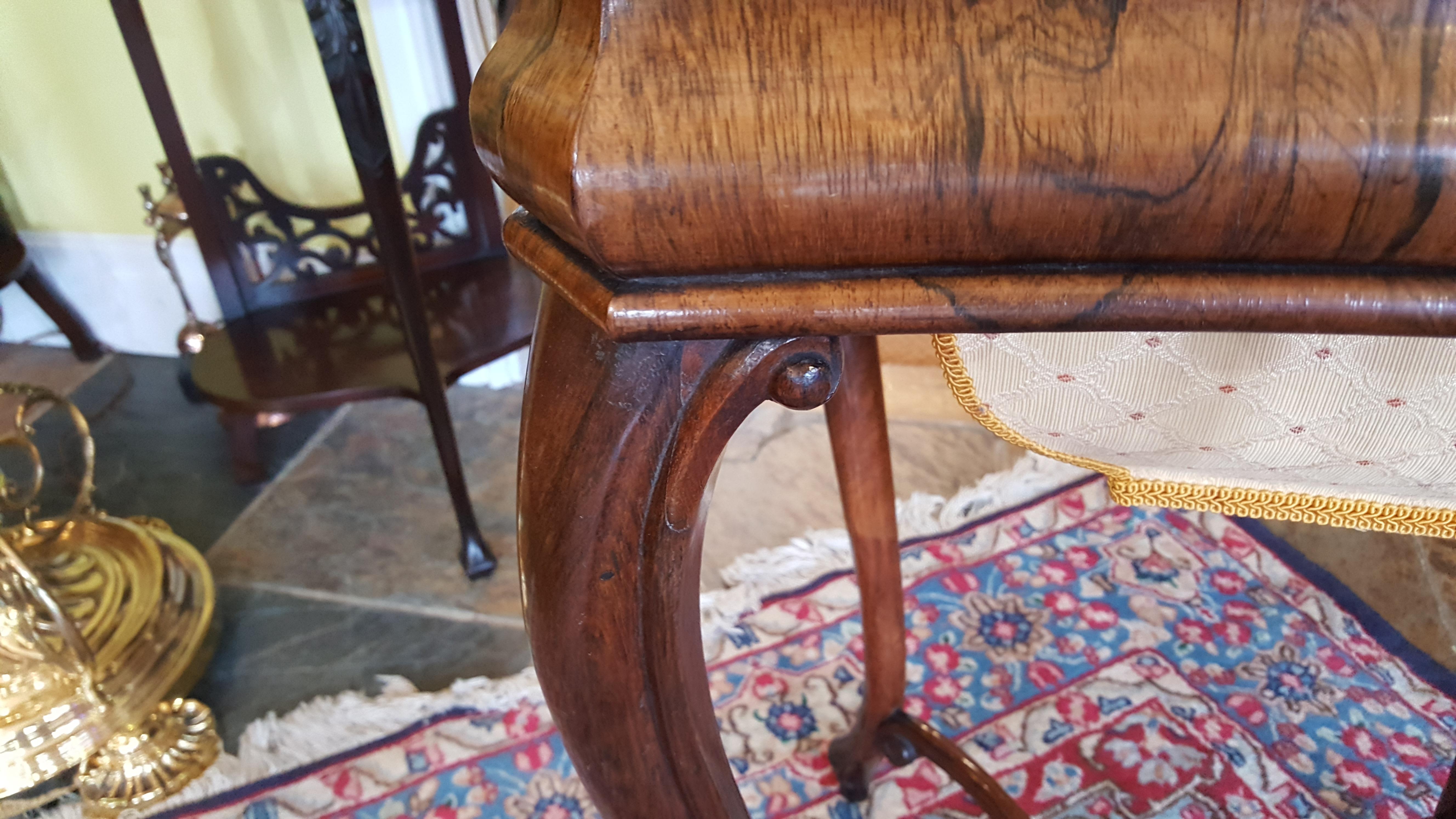 19th century rosewood worktable For Sale 2