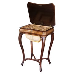 Table de travail en bois de rose du 19ème siècle