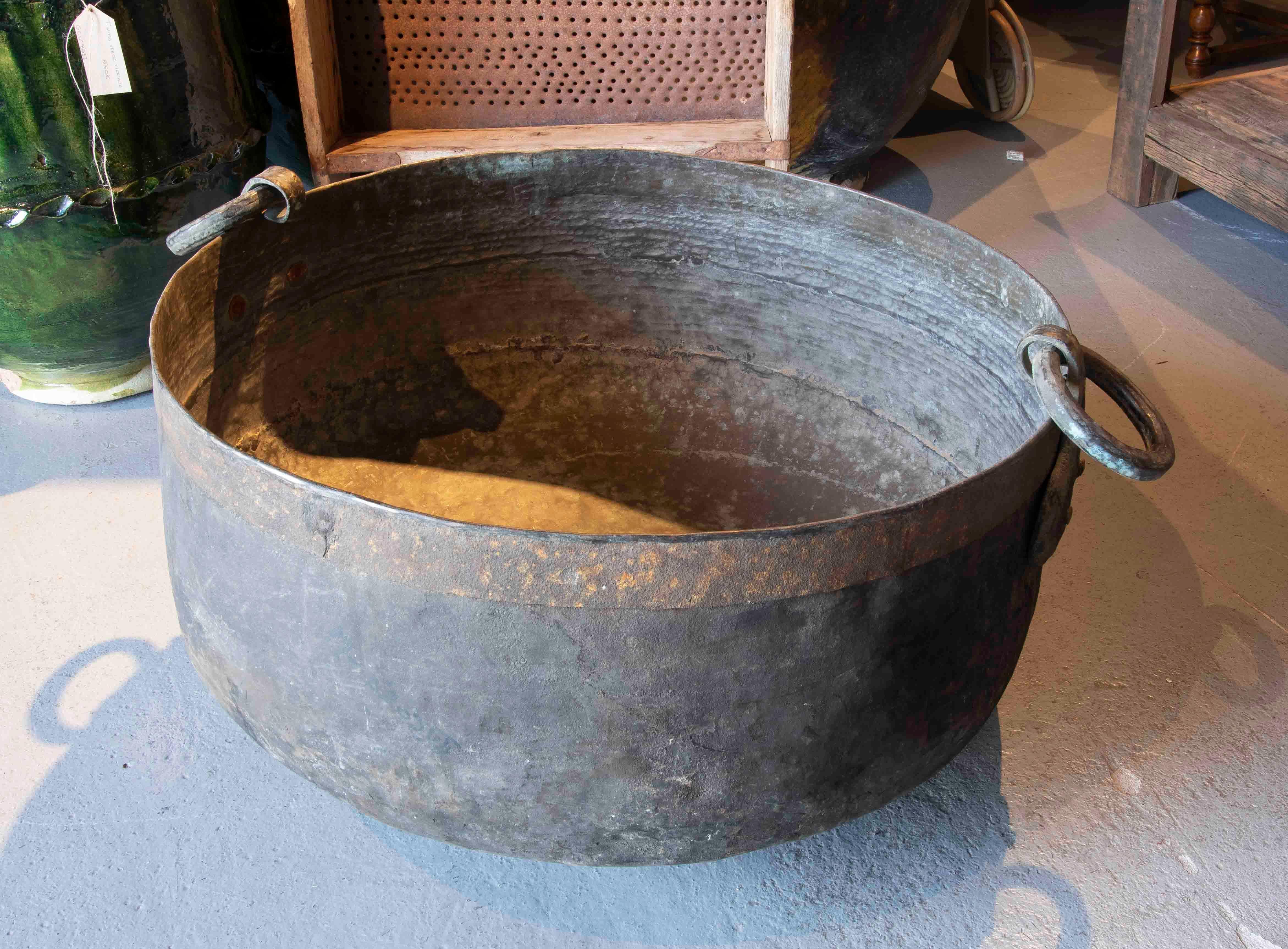 19th Century Round Bronze Cooking Casserole with Handles  In Good Condition For Sale In Marbella, ES