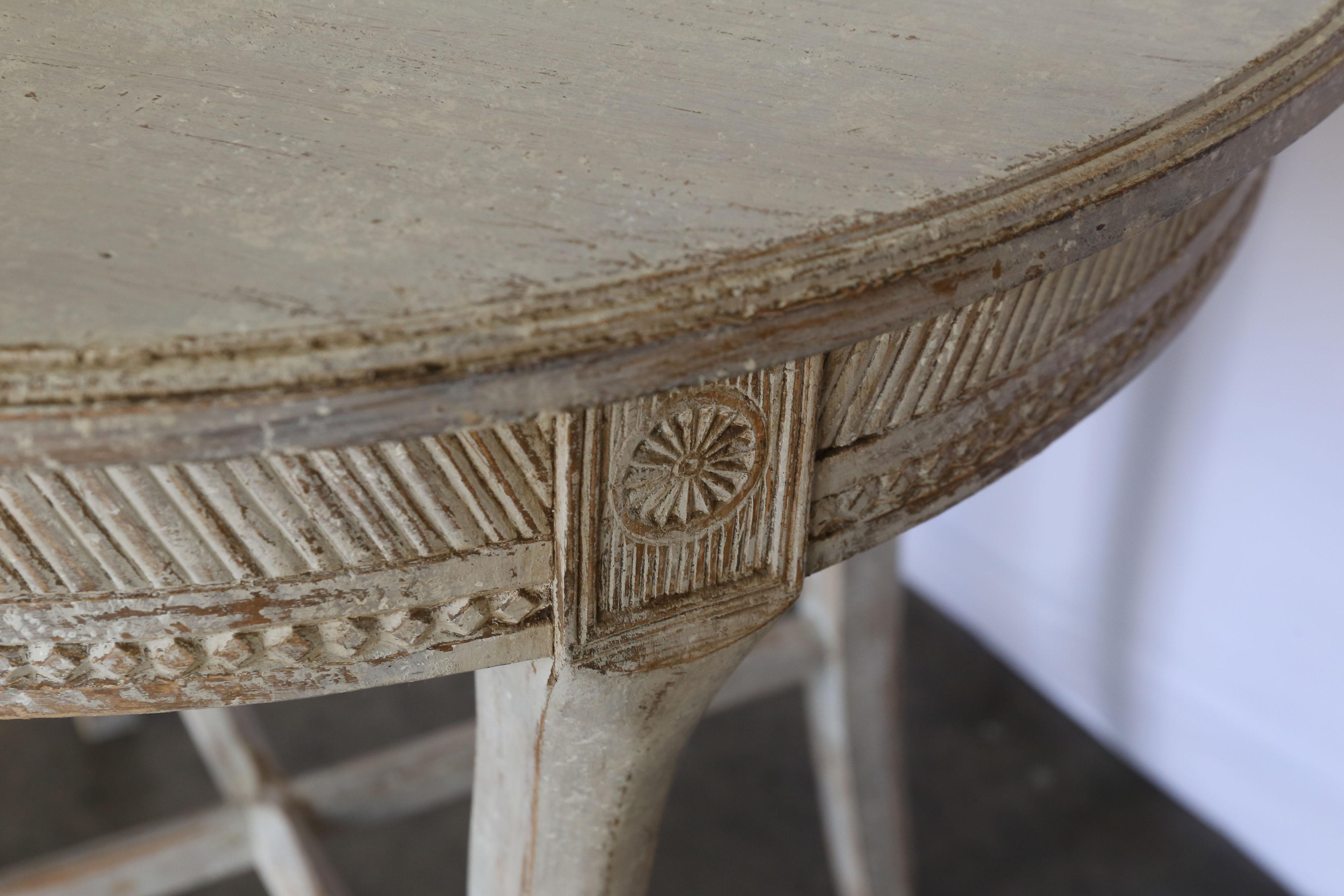 19th Century Round Gustavian Table For Sale 2