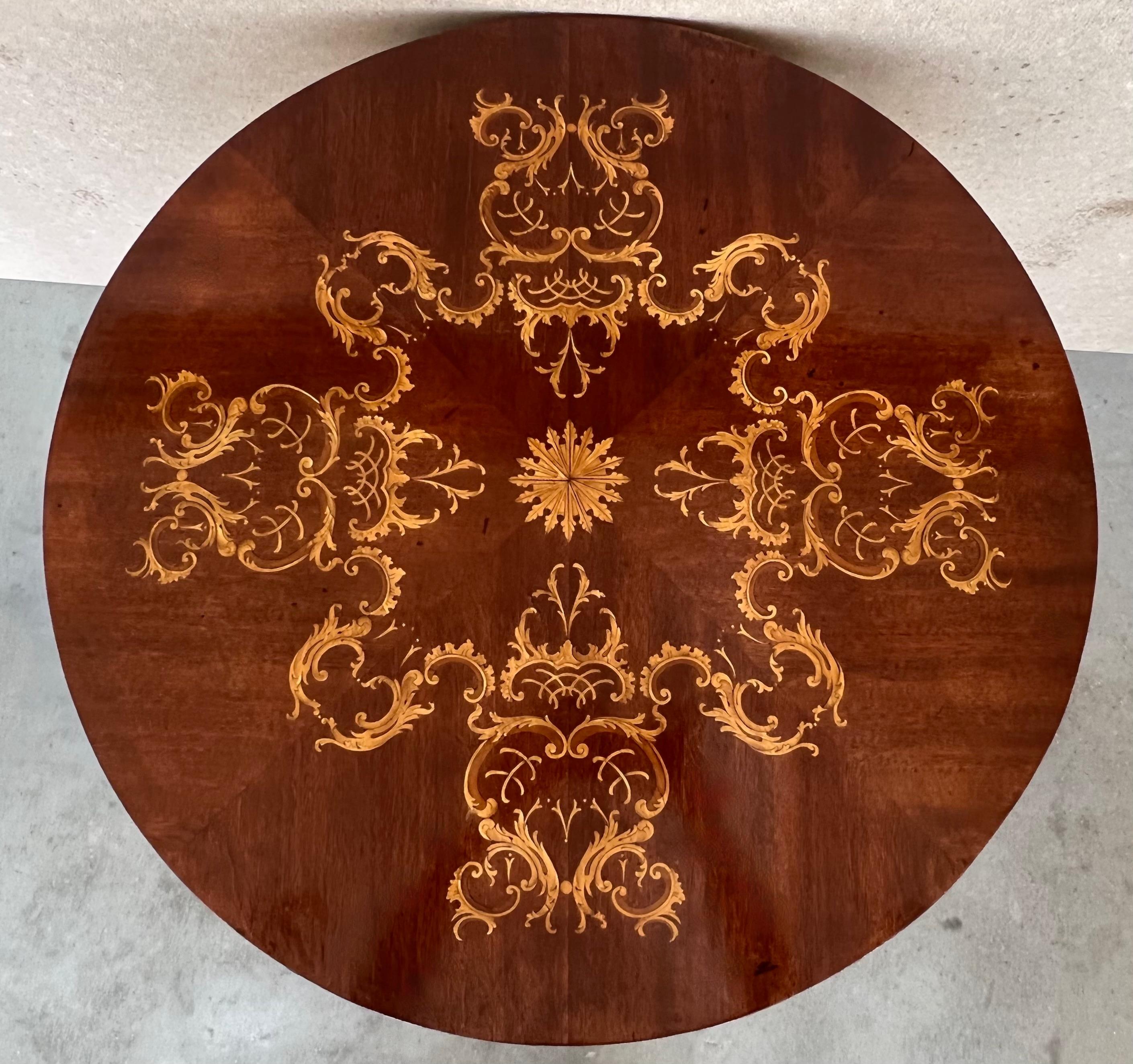 Inlay 19th Century Round Marquetry Pedestal Italian Table For Sale