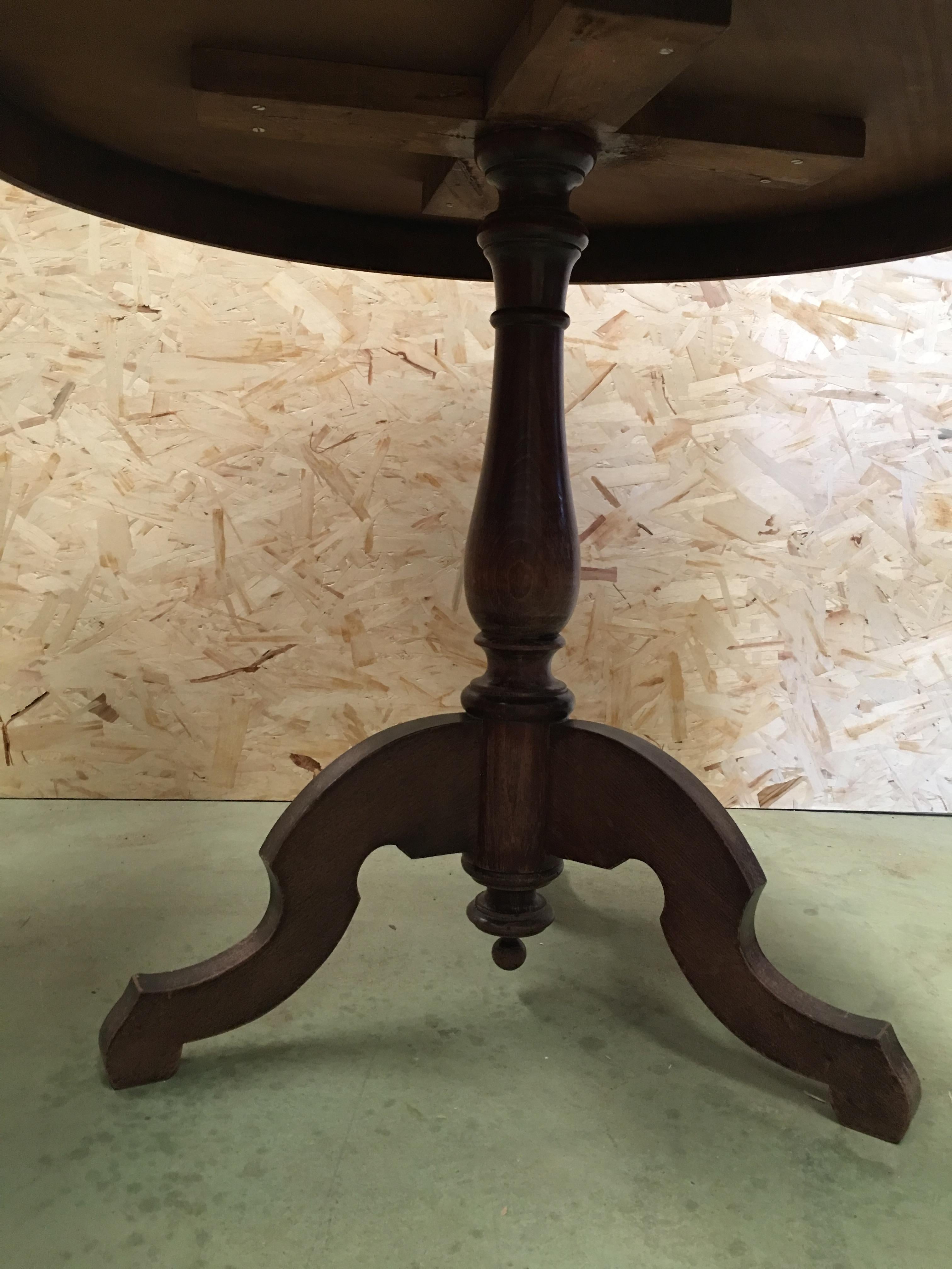 19th Century Round Marquetry Pedestal Italian Table In Good Condition In Miami, FL
