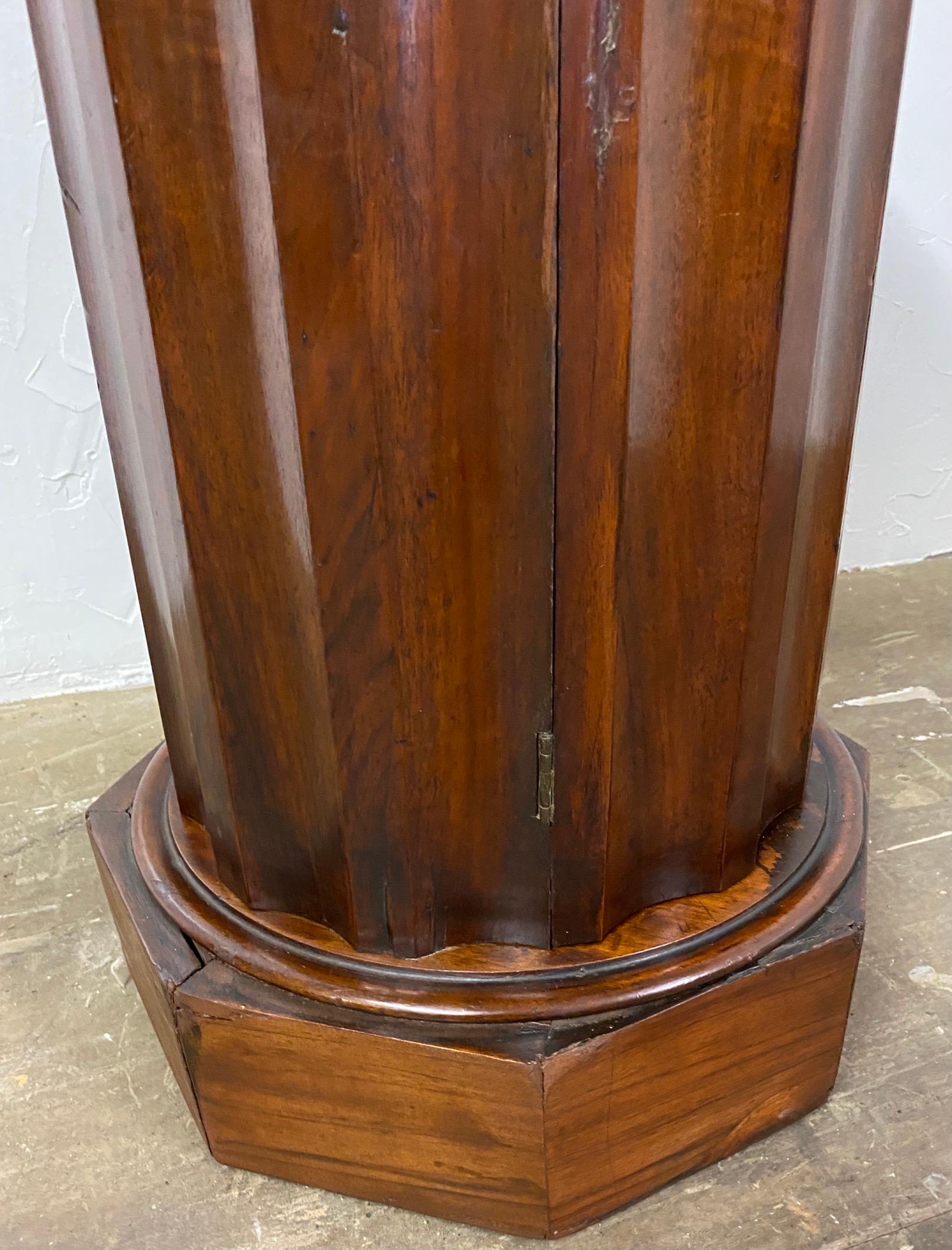 19th Century Round Pedestal Pot Cupboard Side Table For Sale 7