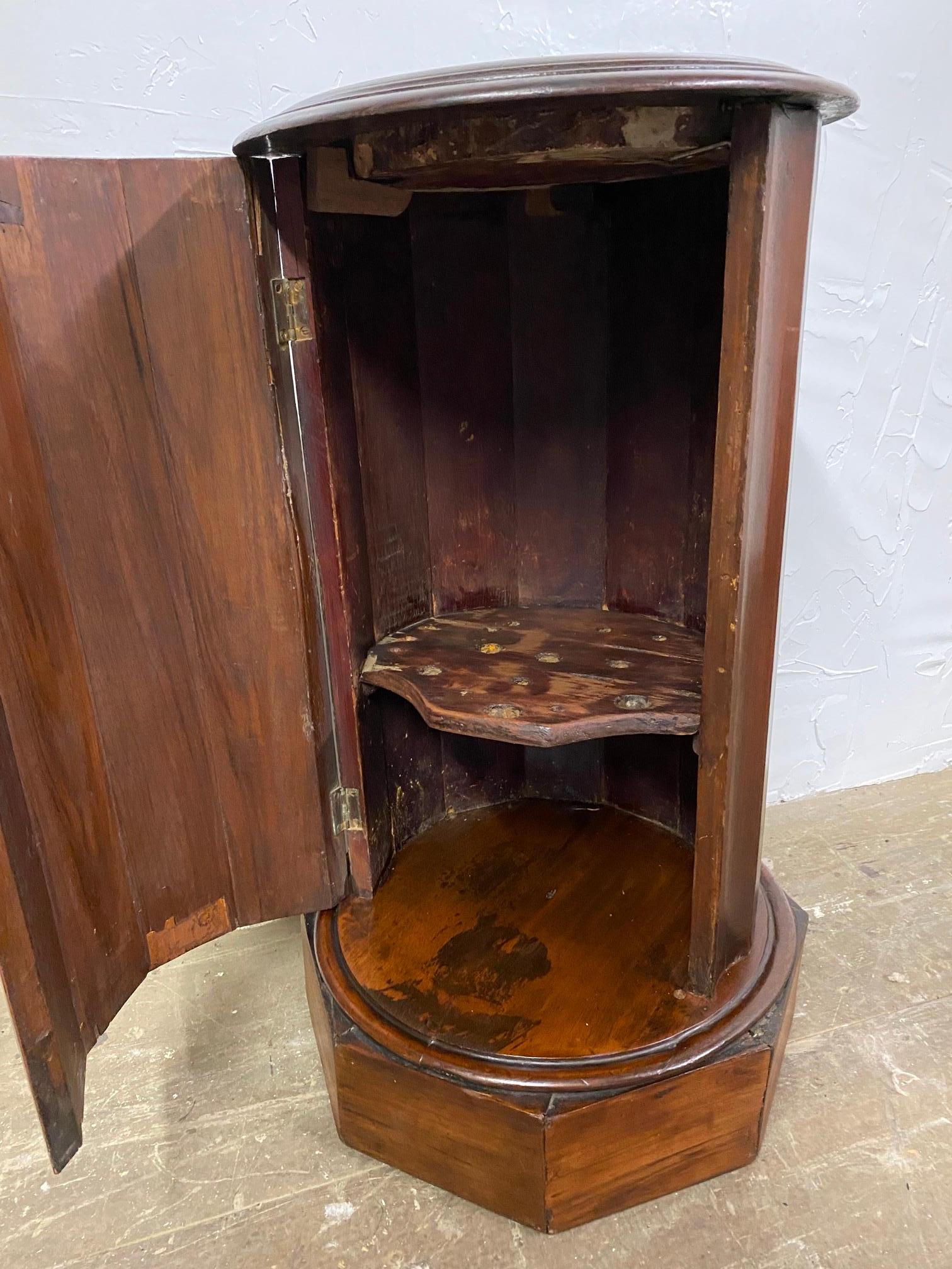 19th Century Round Pedestal Pot Cupboard Side Table For Sale 1