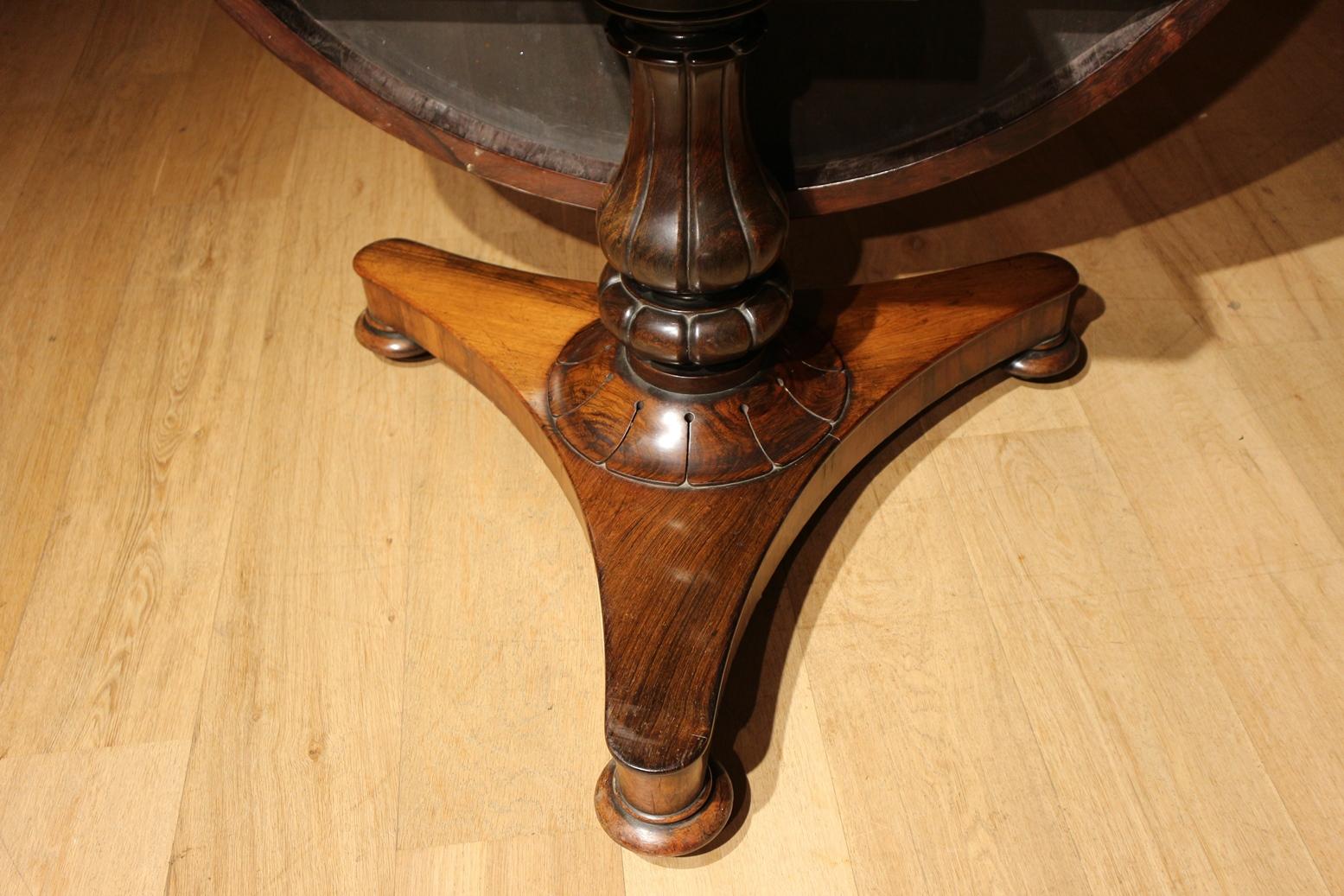 19th Century Round Rosewood Dining Room Table 4