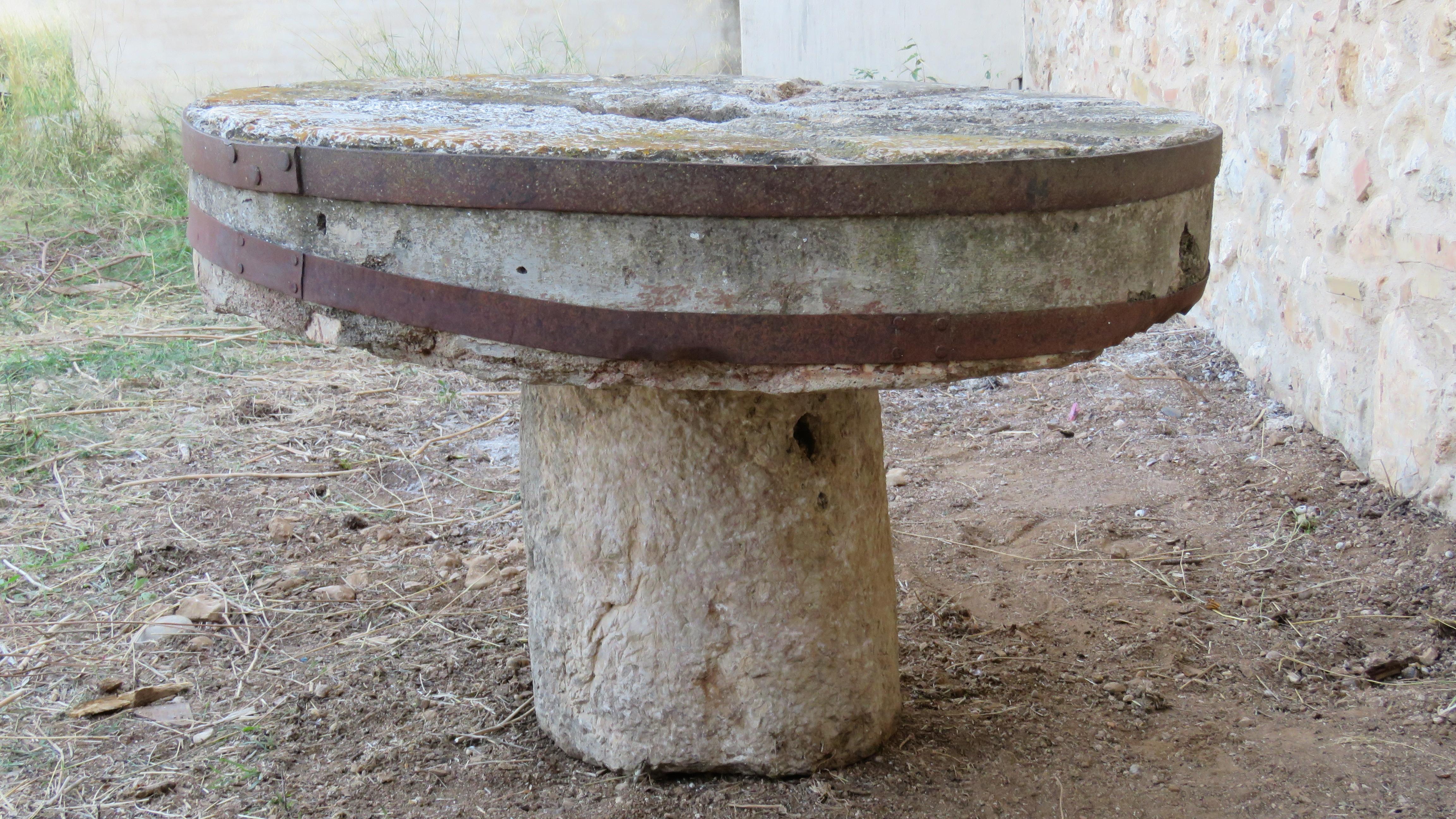 Baroque 19th Century Round Stone Table For Sale