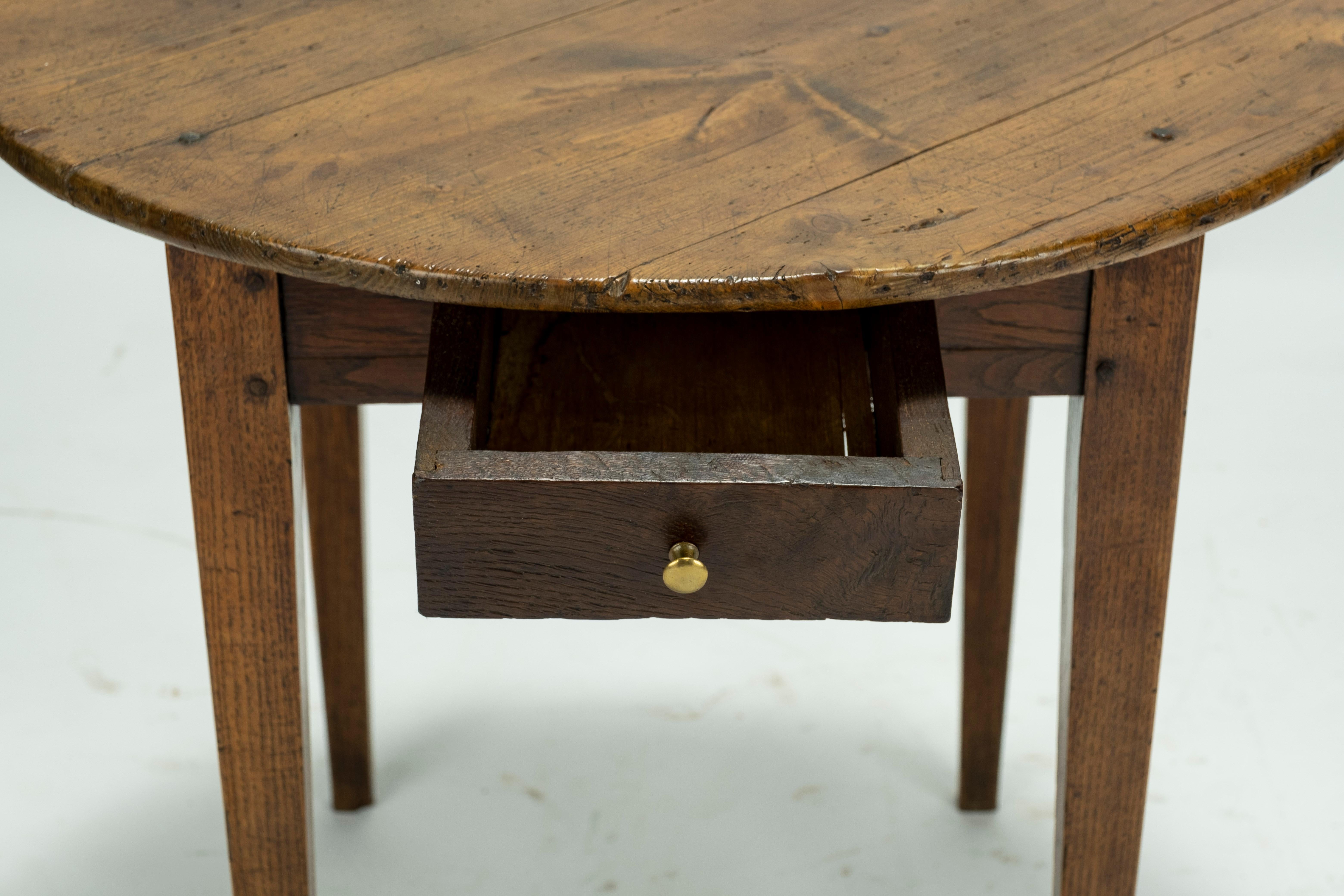 19th Century Round Table In Good Condition In Houston, TX