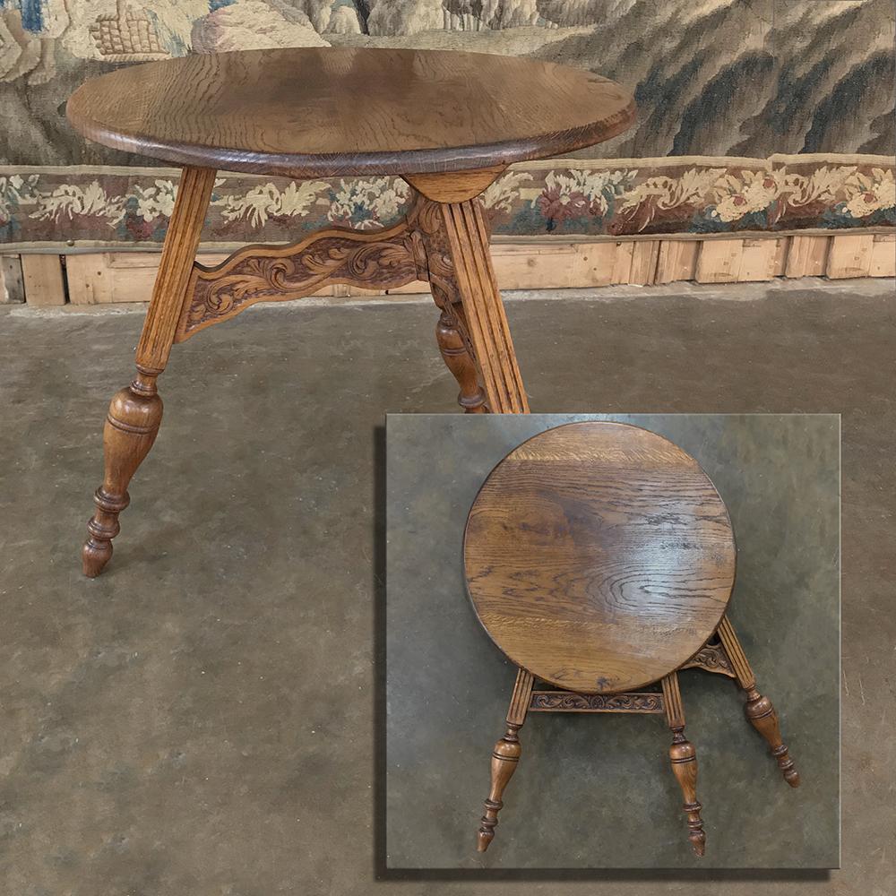 19th century round tripod folding end table is an ancient design, executed in this case in solid old-growth oak, and fitted with turned legs with urn motifs for a little visual panache,
circa 1880s
Measures: 25.5 height x 25.5 in diameter.