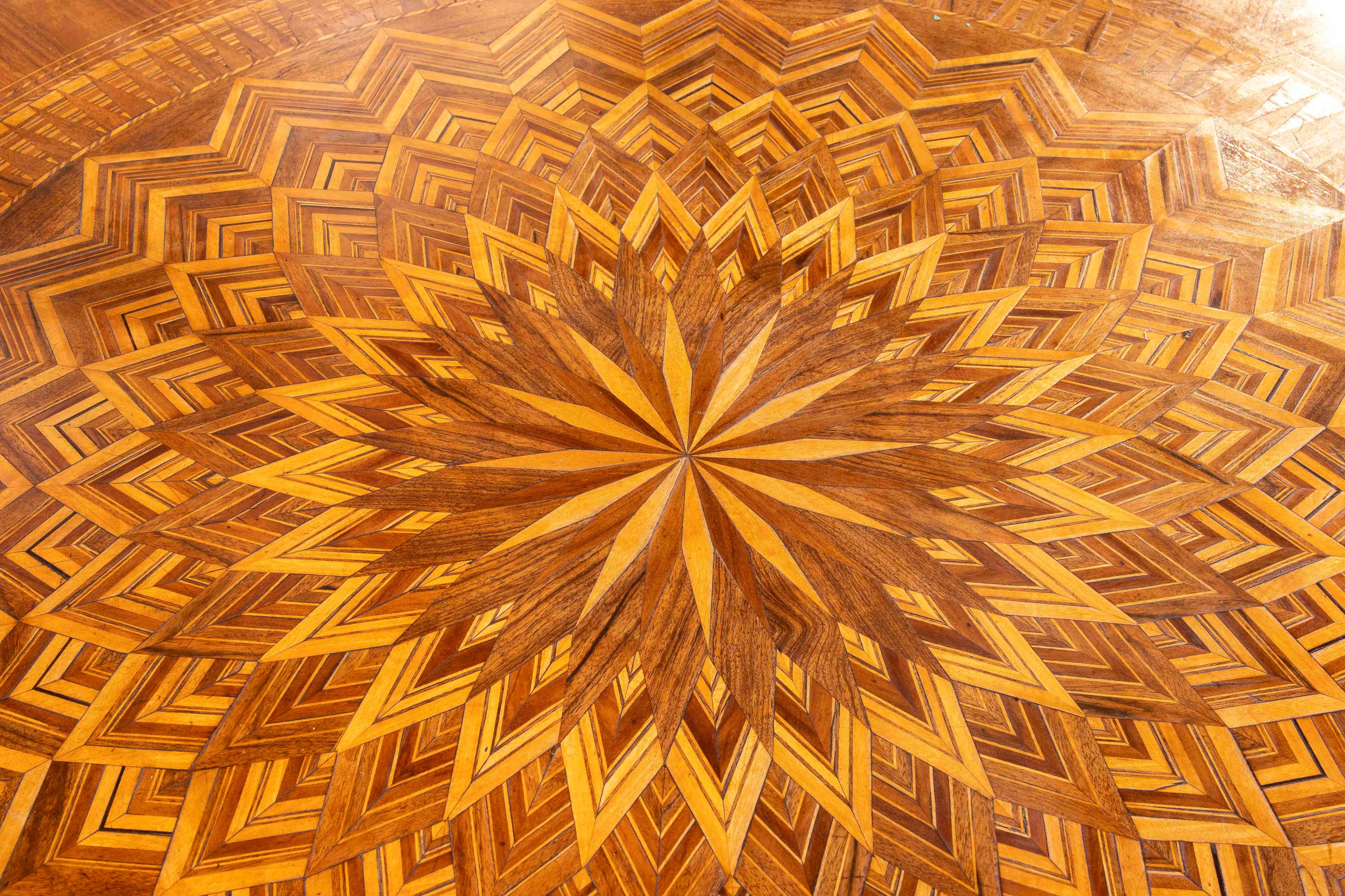 19th Century Round Wooden Table with Inlaid Table Top and Legs For Sale 8
