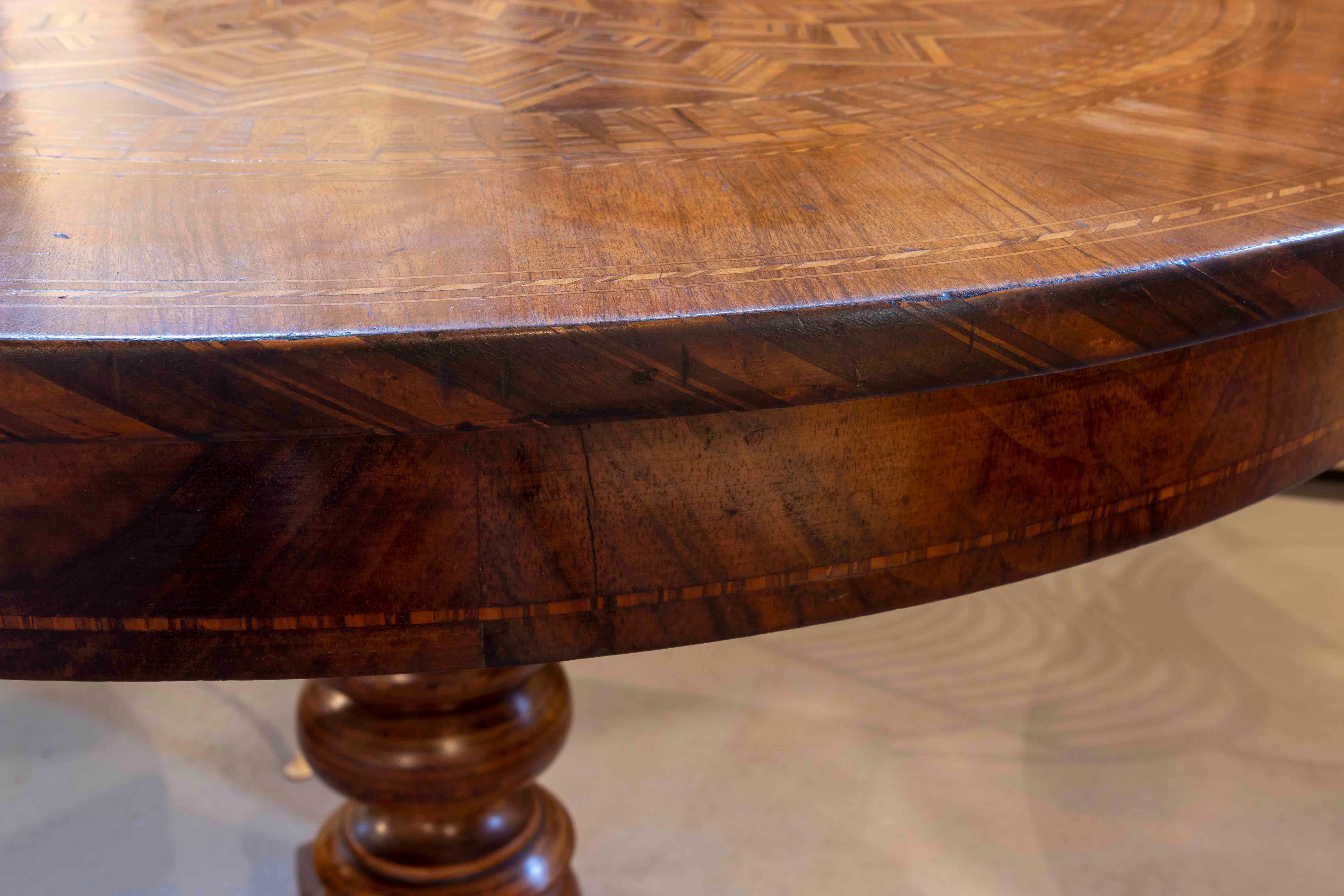 19th Century Round Wooden Table with Inlaid Table Top and Legs For Sale 5