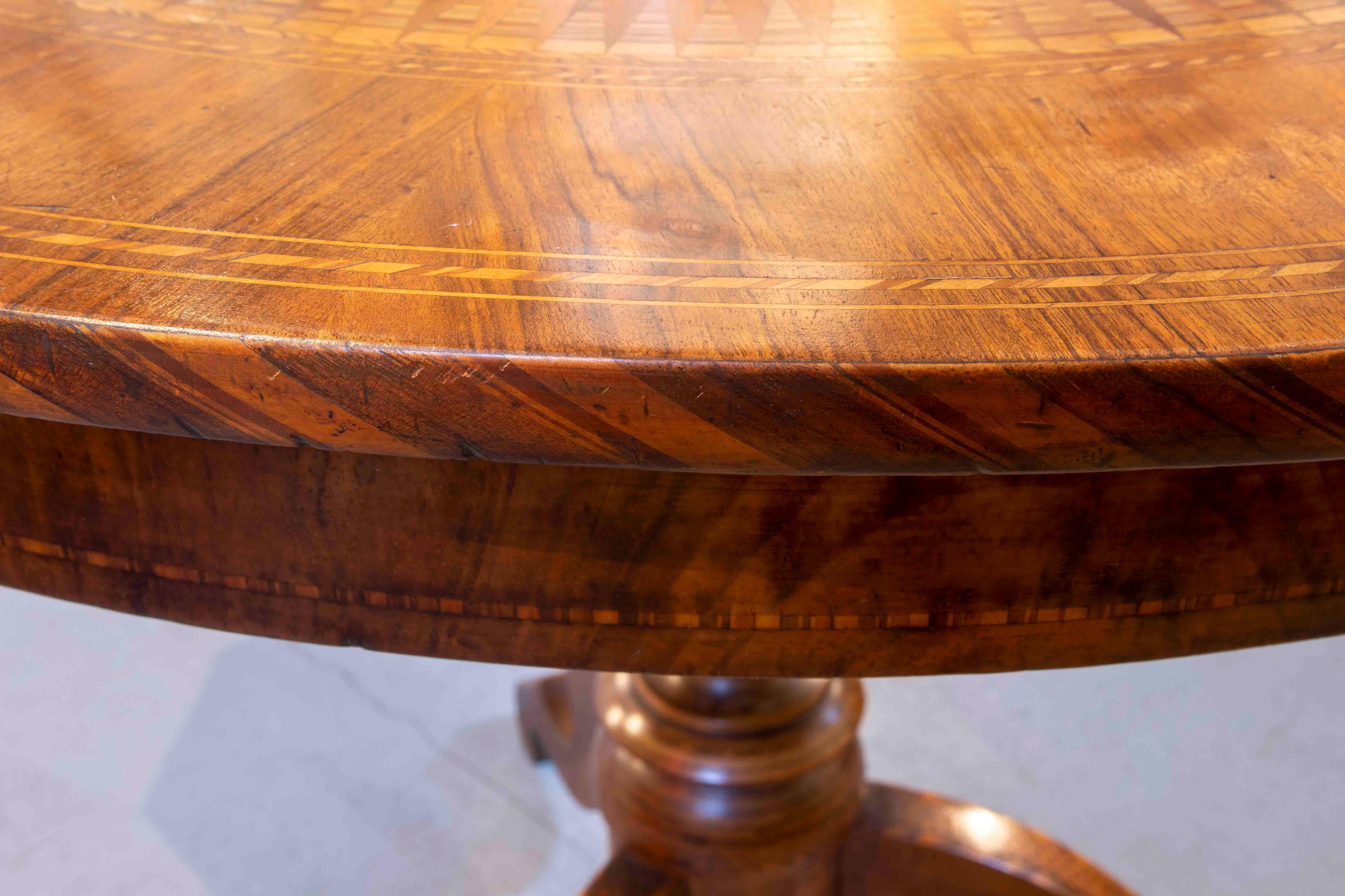 19th Century Round Wooden Table with Inlaid Table Top and Legs For Sale 6