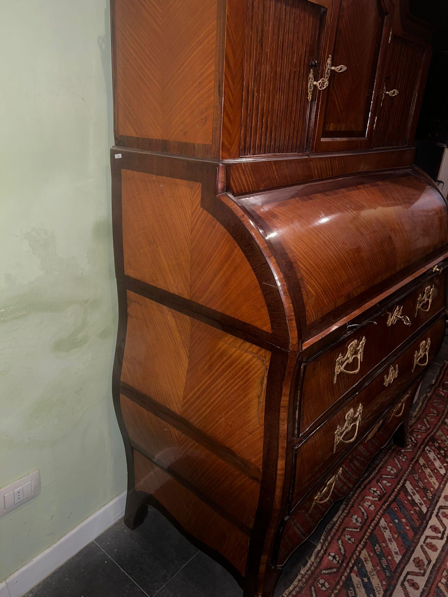 19th Century Rounded and Raised Flap For Sale 4