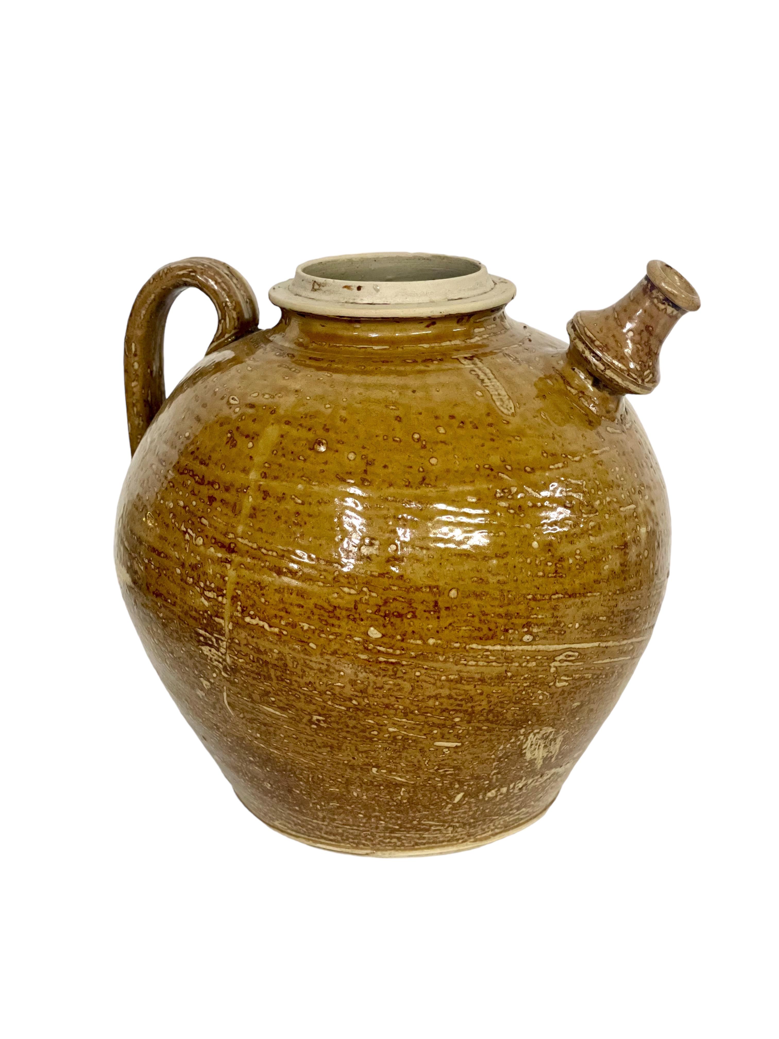 19th Century Rounded Walnut Oil Jar For Sale 2