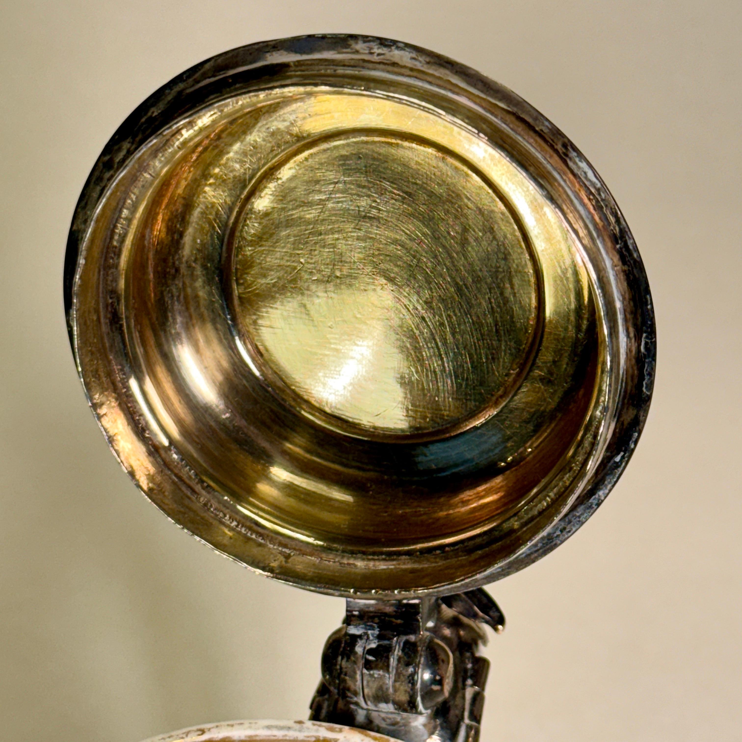 Royal Copenhagen-Porzellankrug des 19. Jahrhunderts mit vergoldetem Silberdeckel, Dänemark im Angebot 6